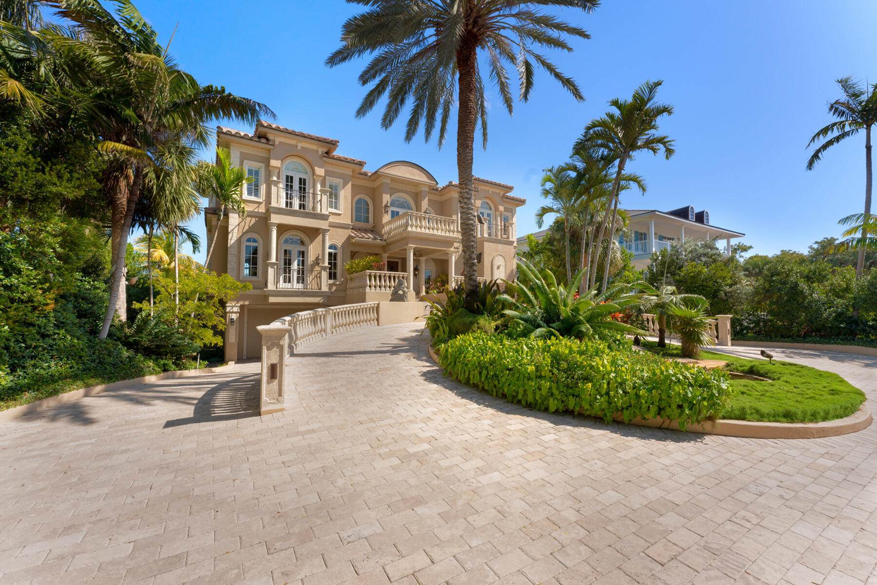 69 Cannon Royal Drive