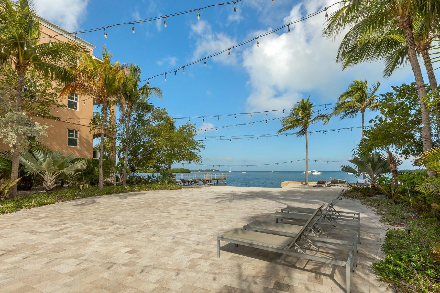 3841 N Roosevelt Boulevard Unit: 121