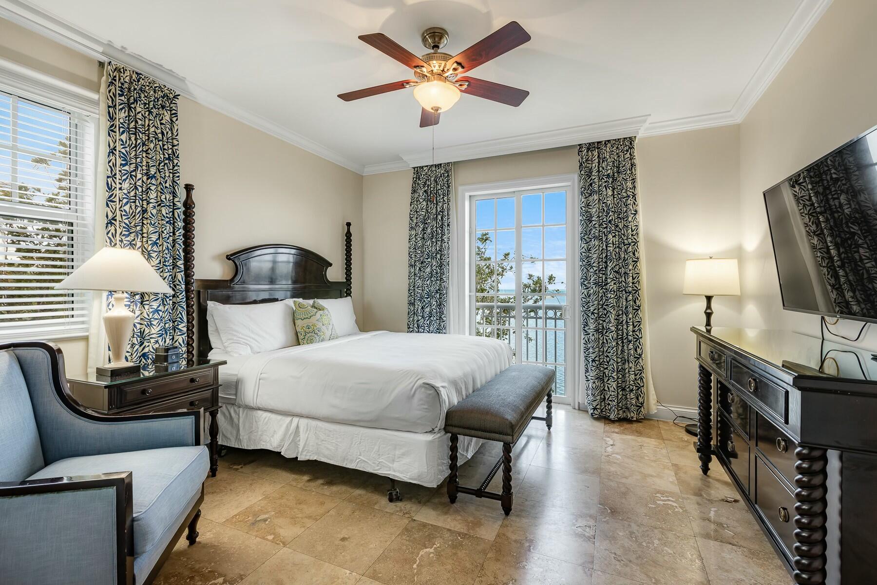 3841 N Roosevelt Boulevard Unit: 121