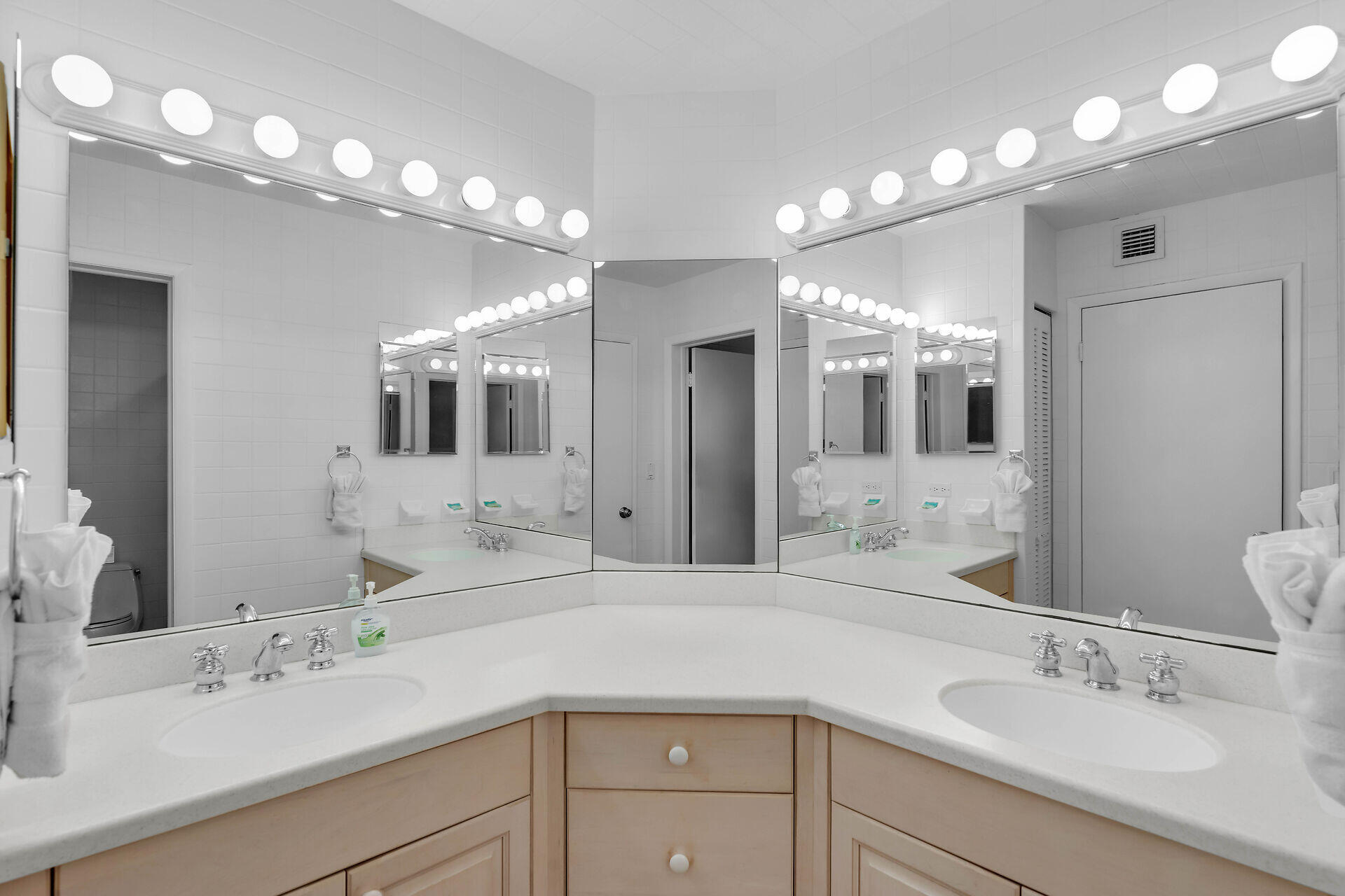 1133 W Ocean Drive Unit: 5