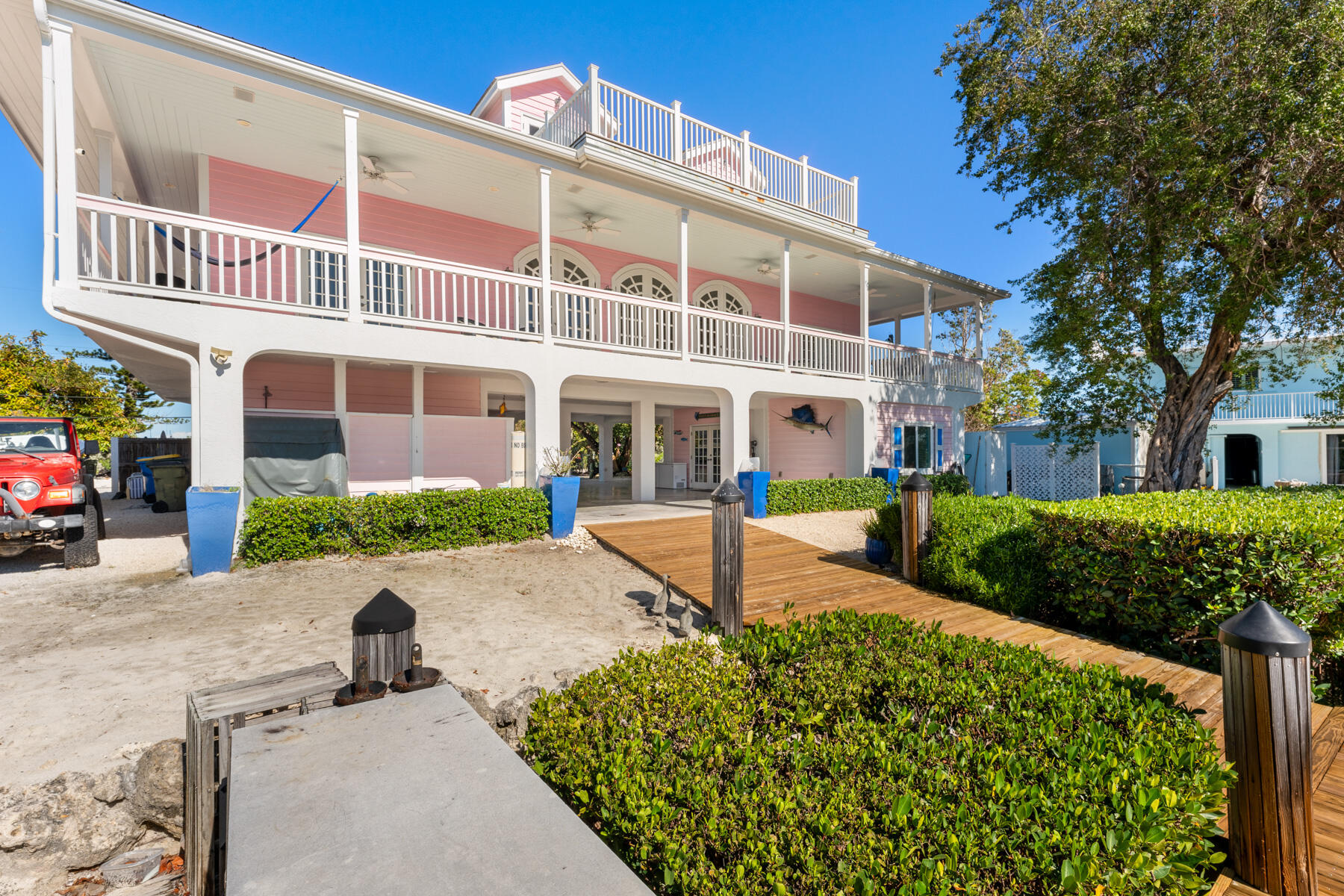 415 Palm Drive