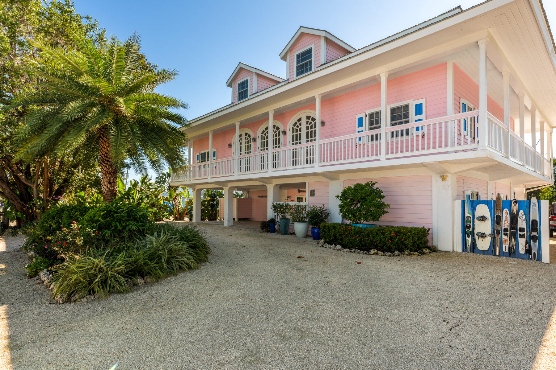 415 Palm Drive
