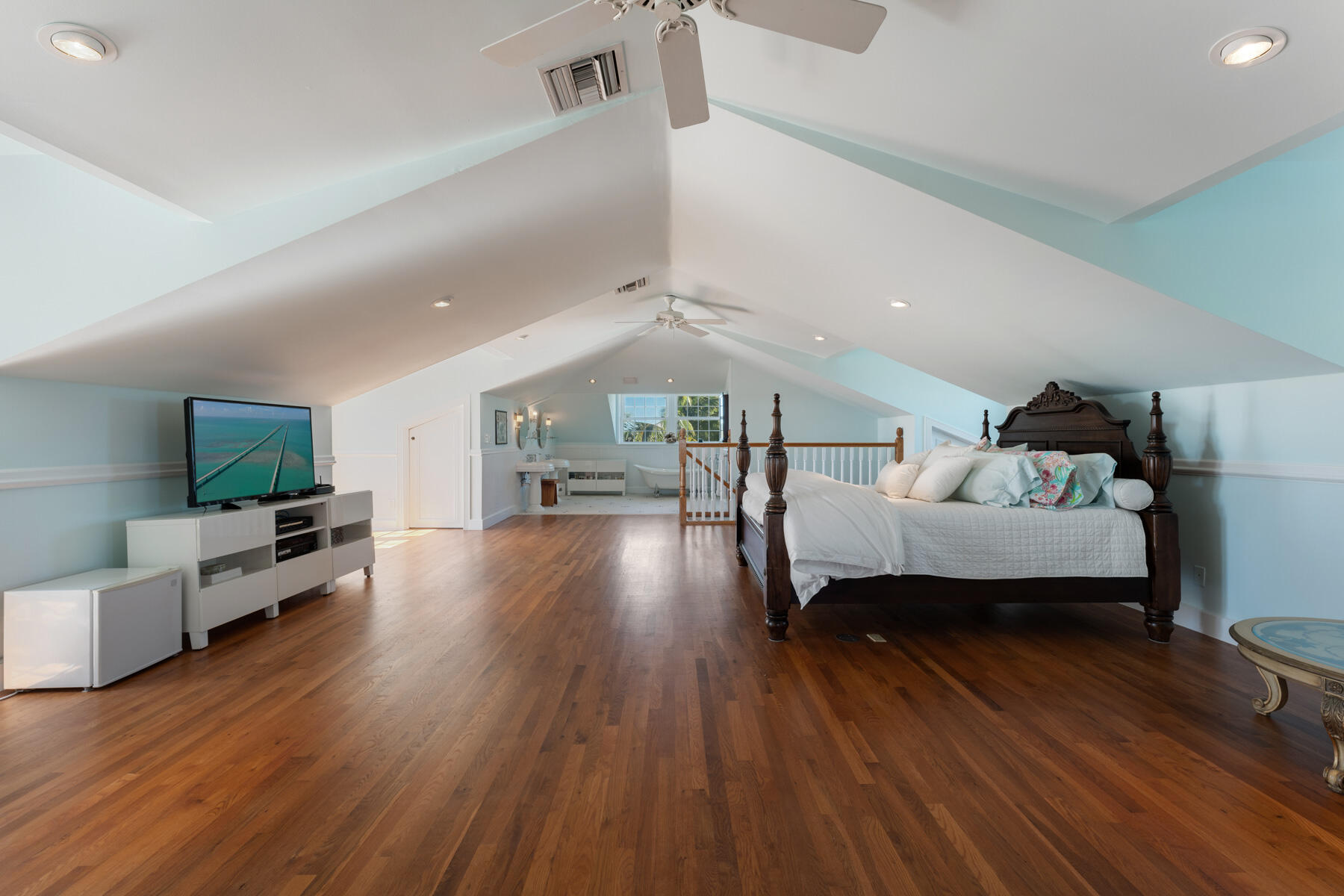 415 Palm Drive