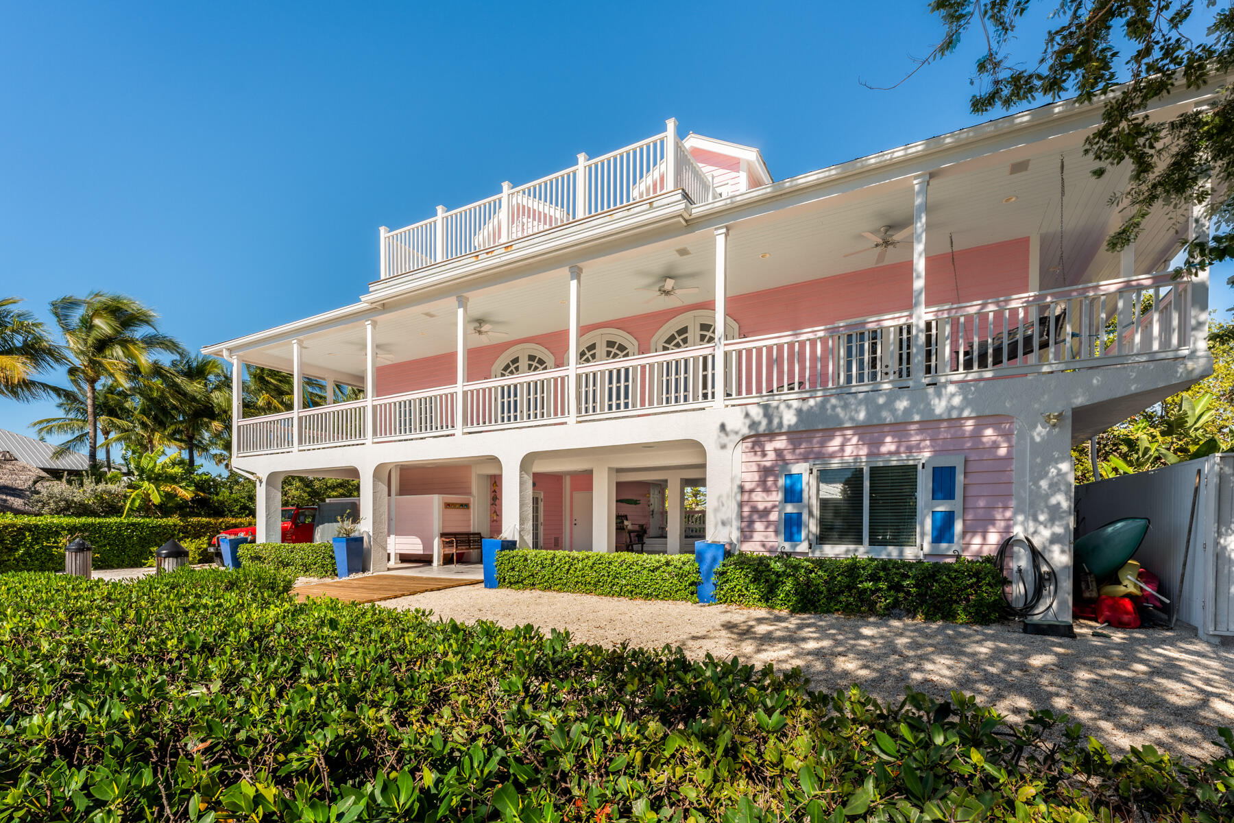 415 Palm Drive