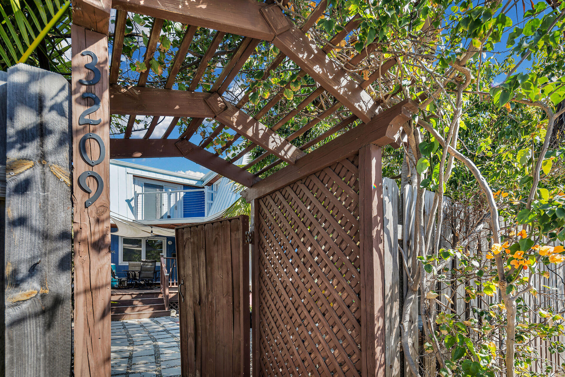 3209 Eagle Avenue