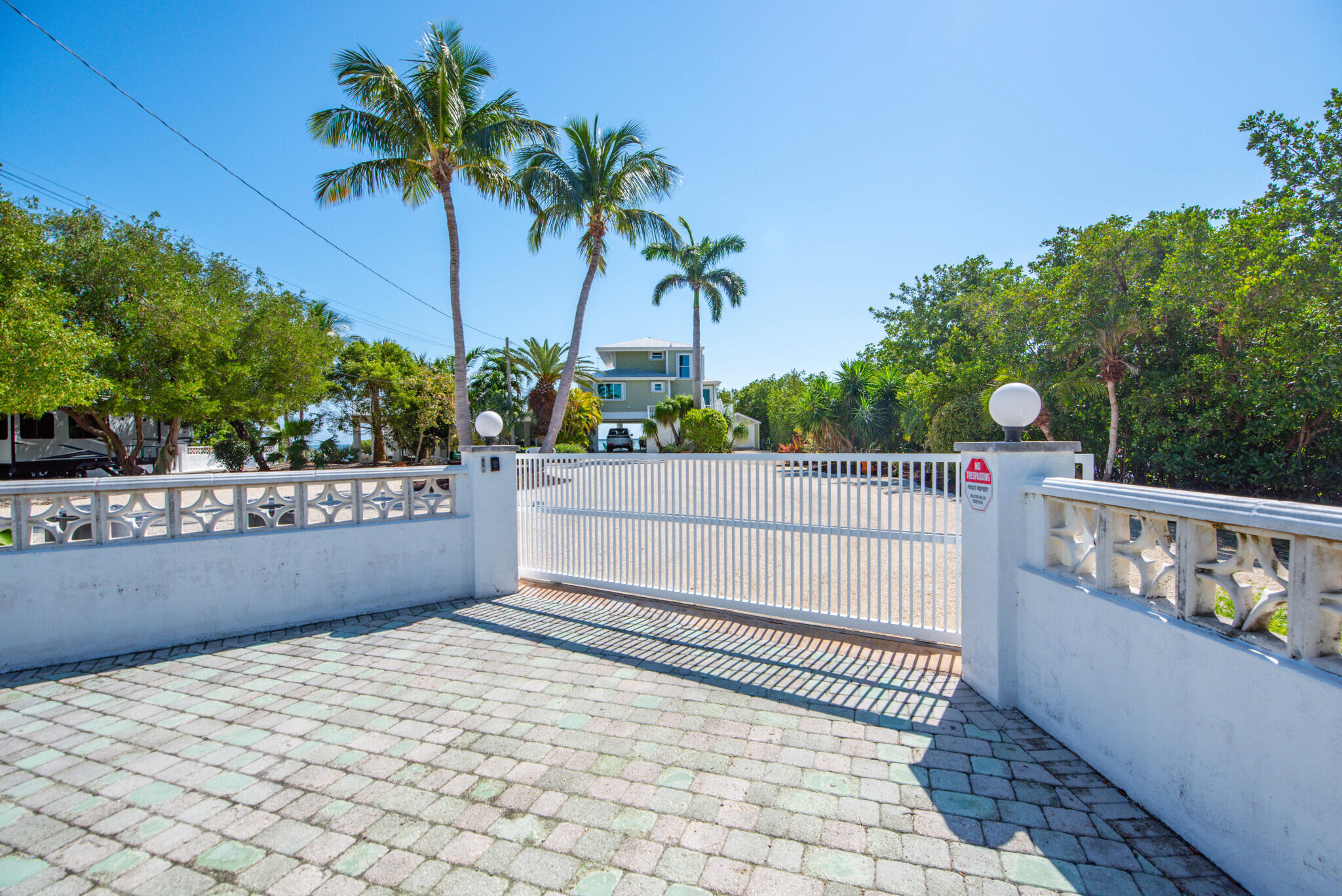 1176 Thatch Lane