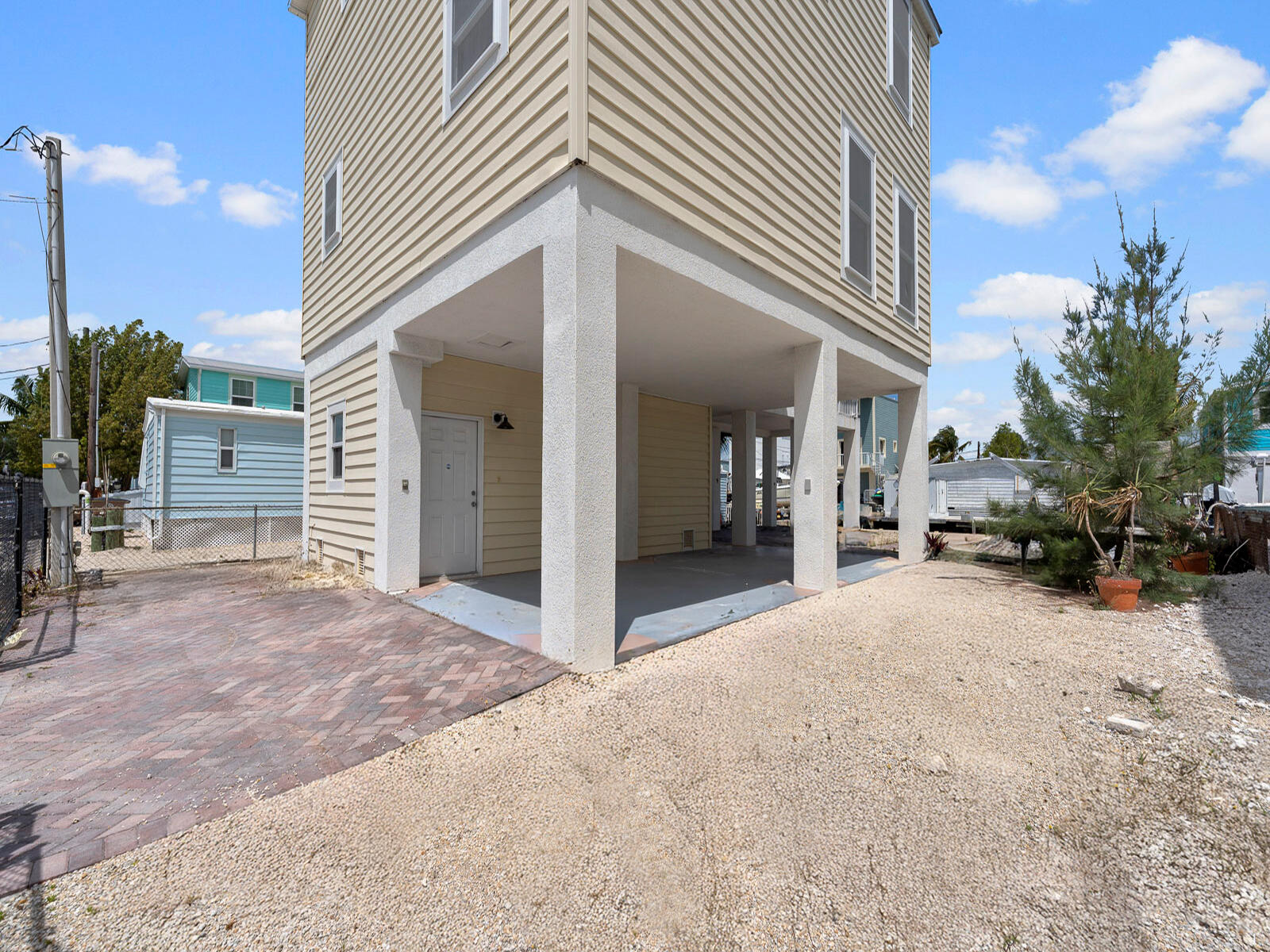 215 Allen Avenue