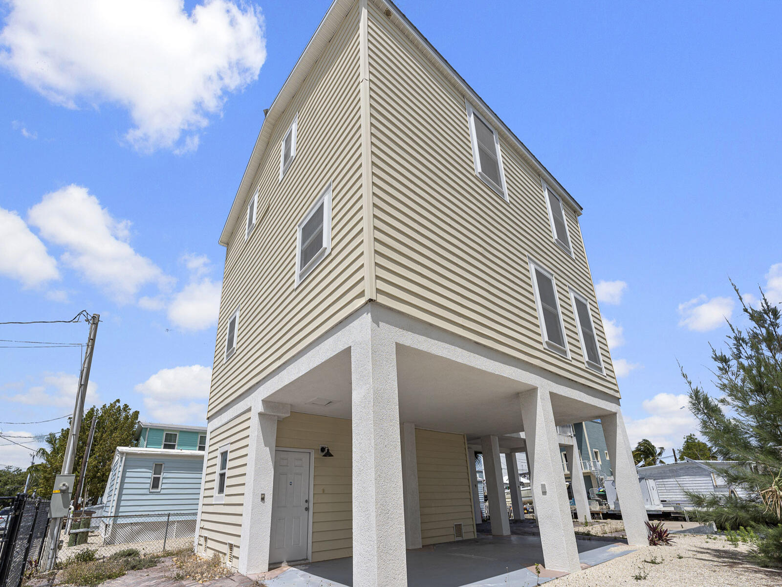 215 Allen Avenue