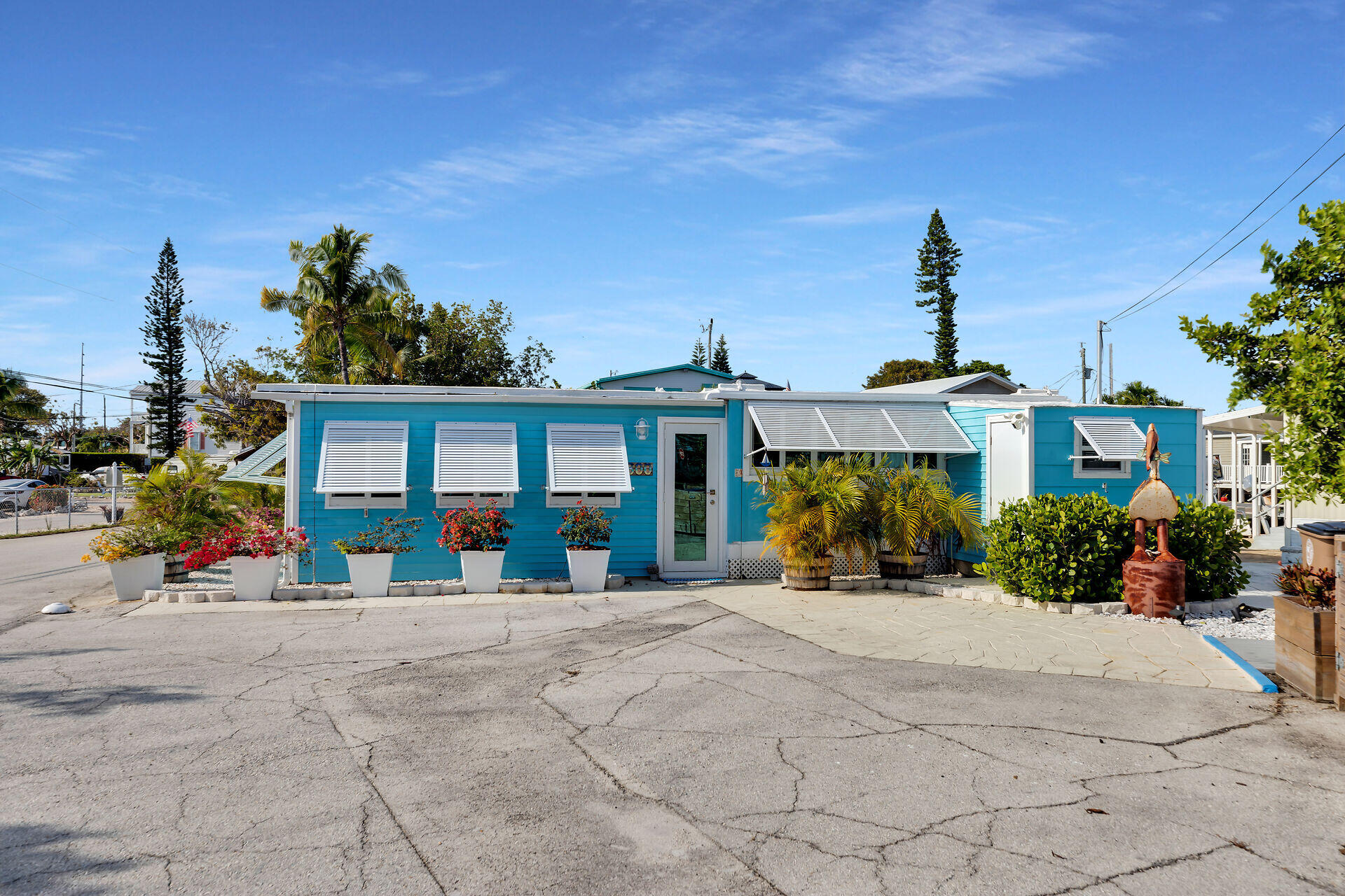 800 James Avenue