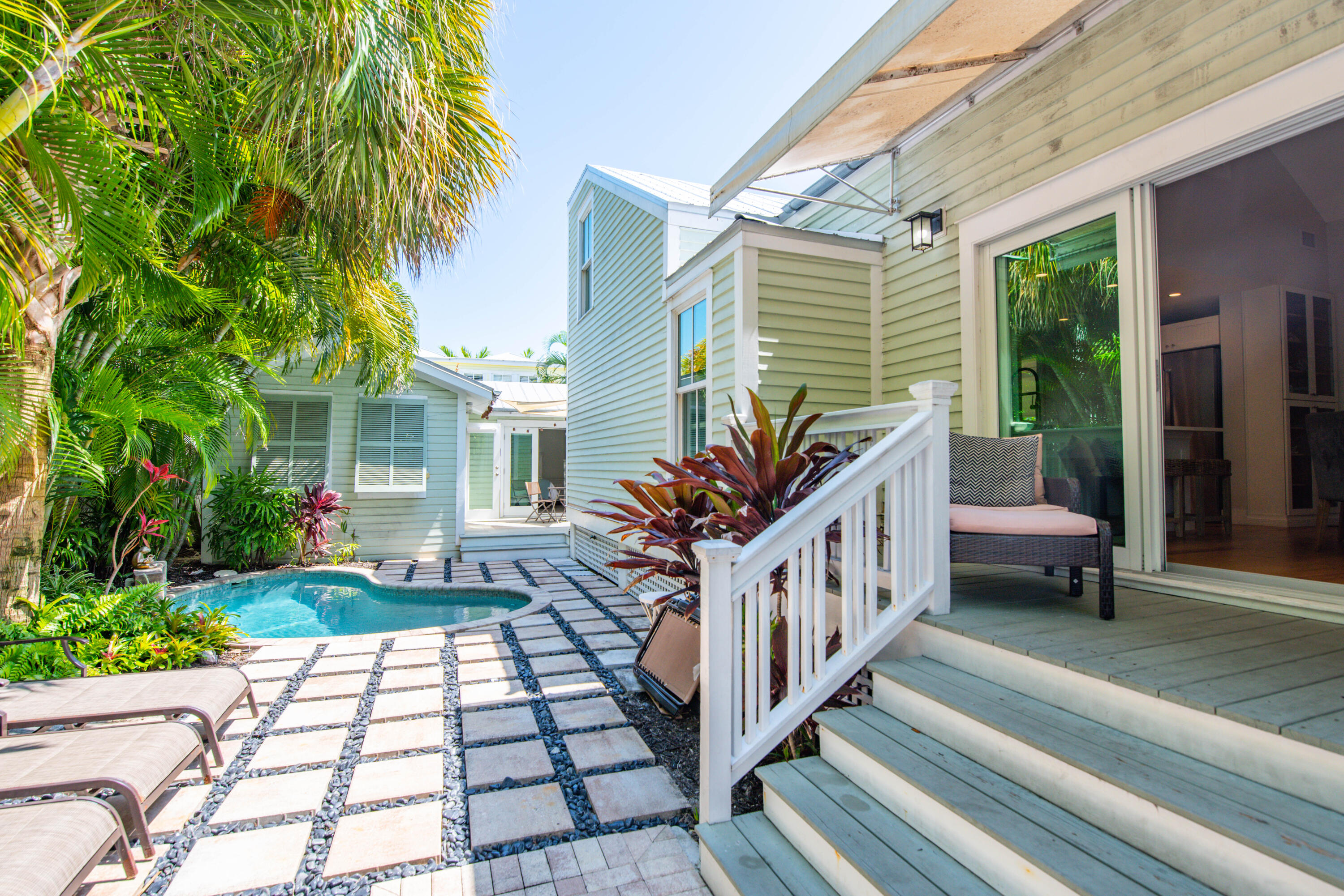 1124 Seminary Street