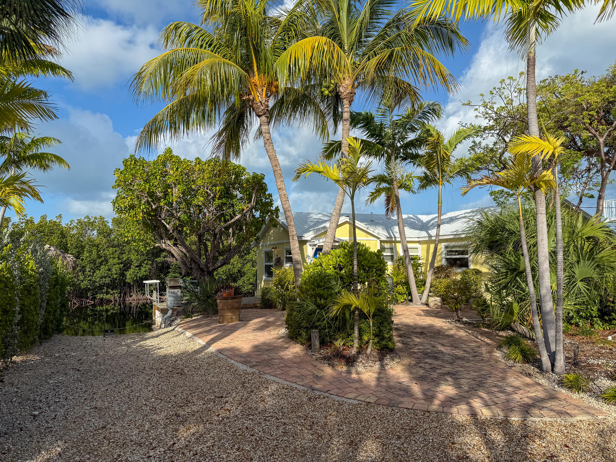 140 Venetian Drive