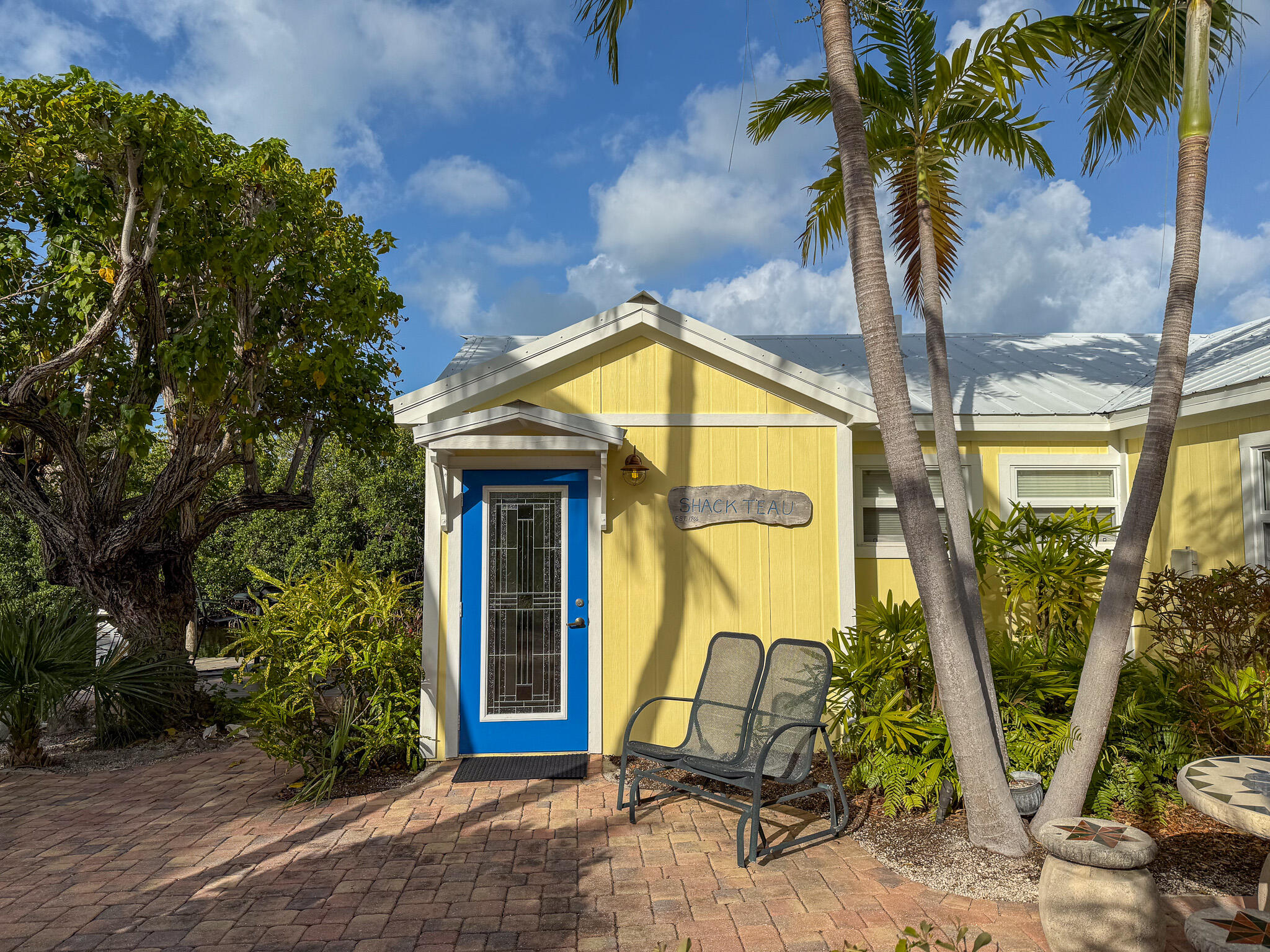 140 Venetian Drive