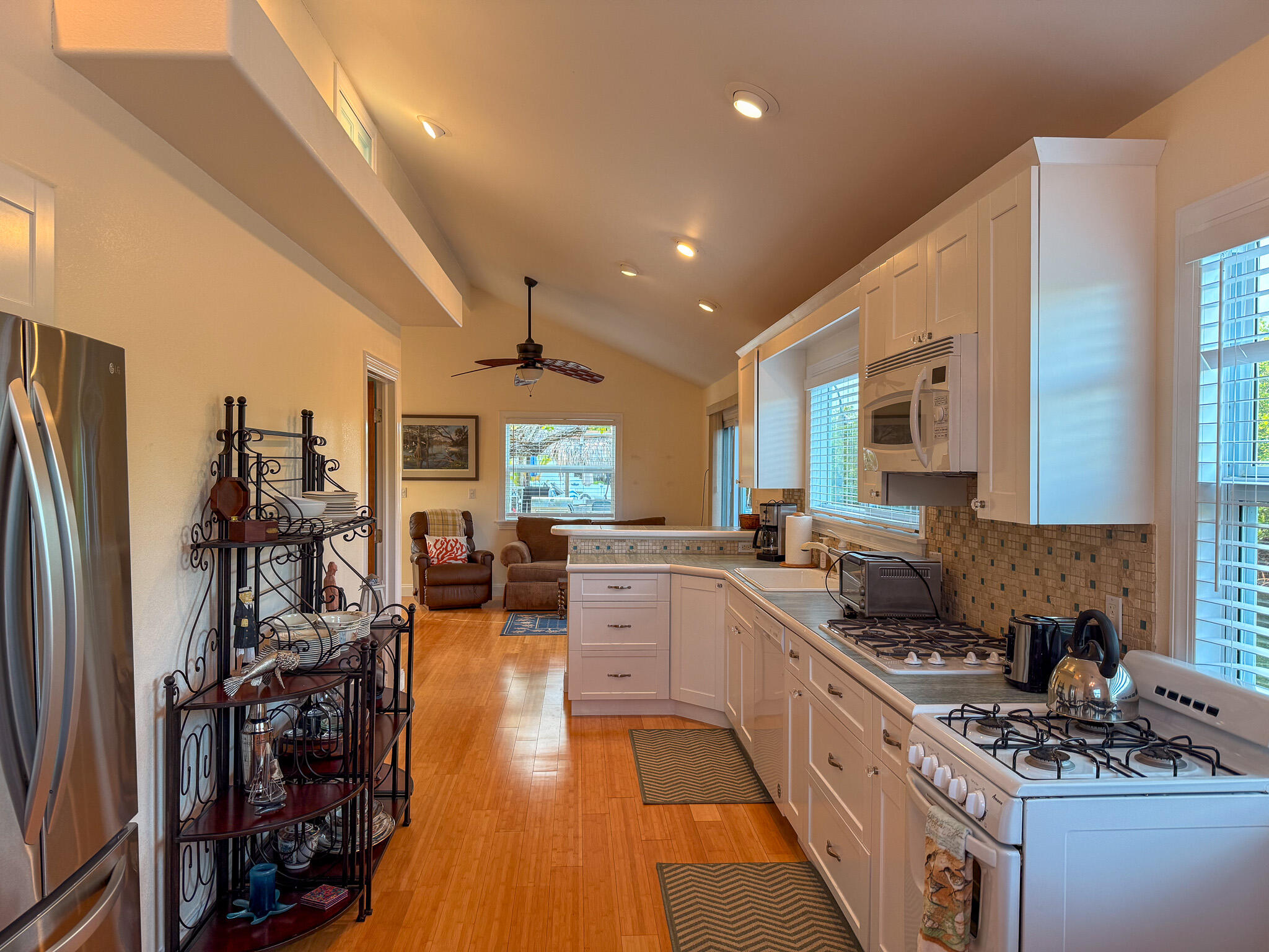 140 Venetian Drive