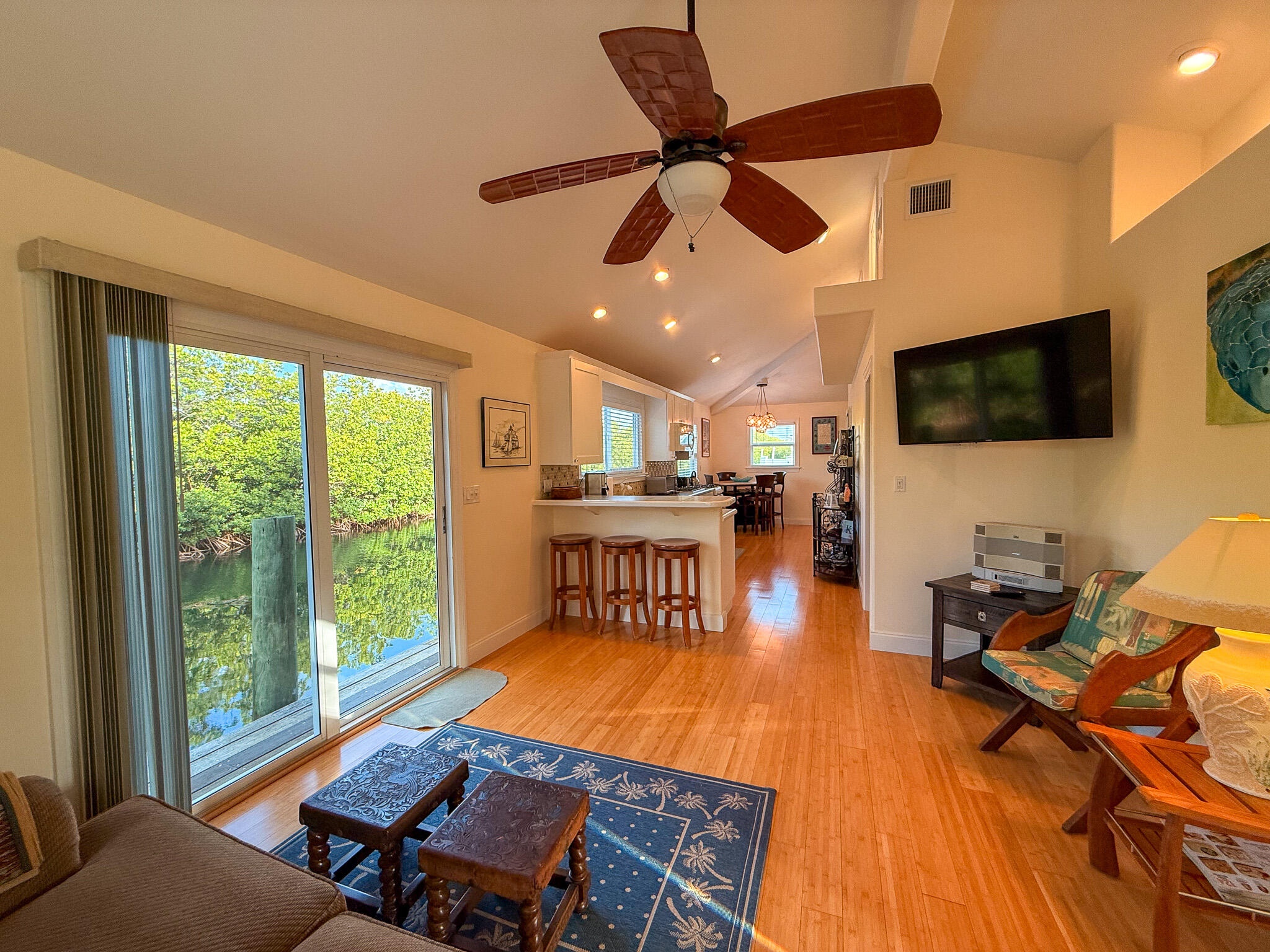 140 Venetian Drive