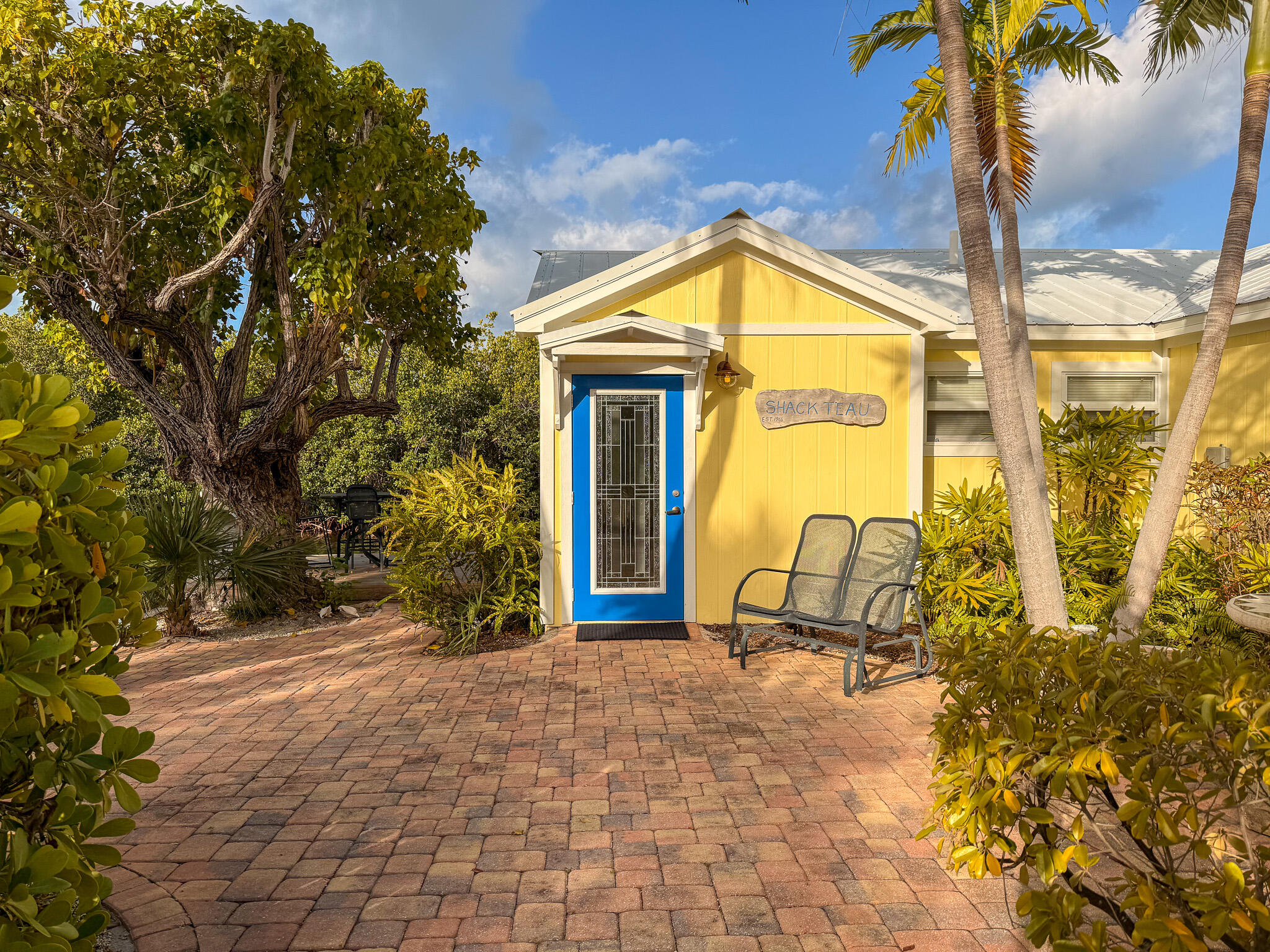 140 Venetian Drive