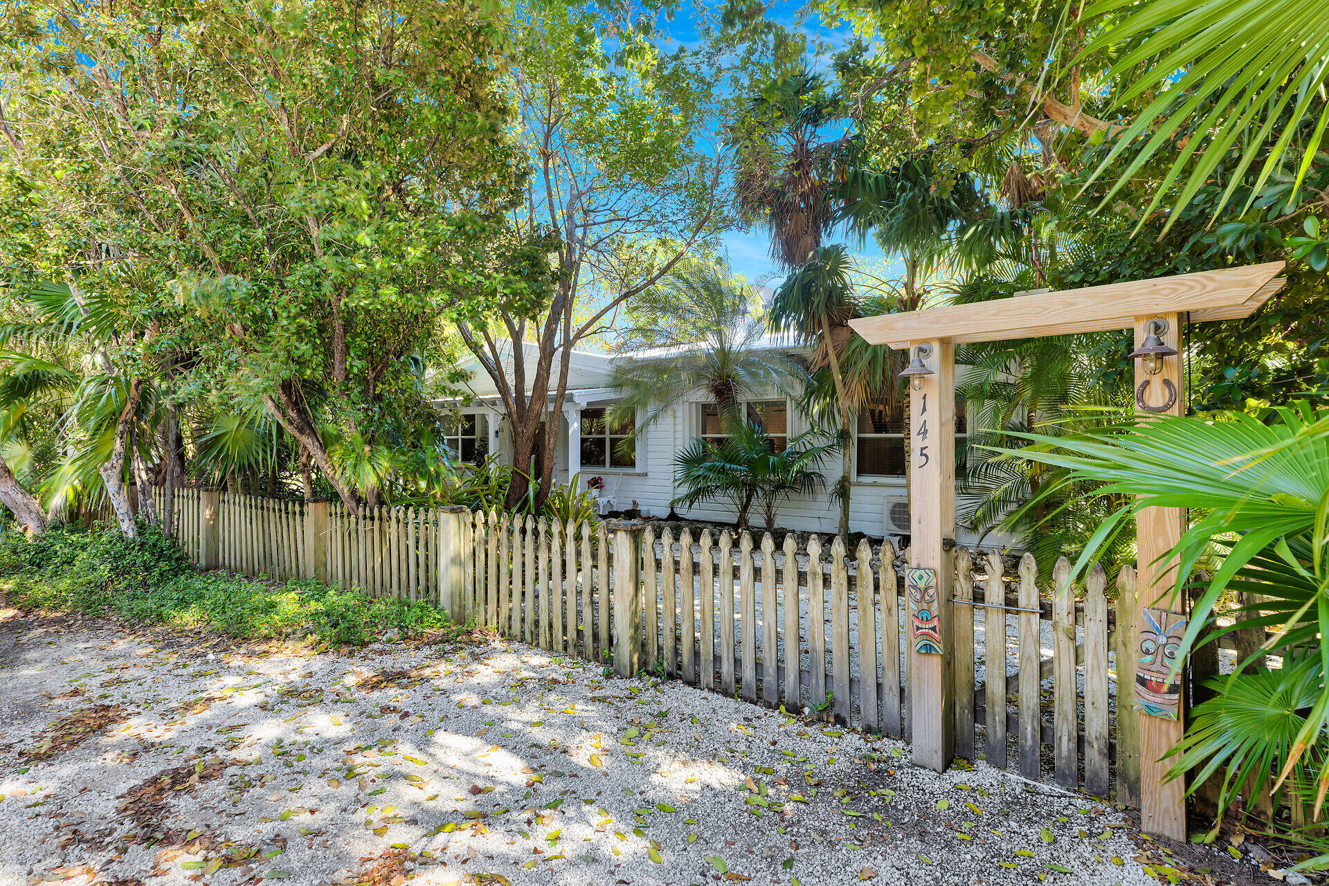 145 Plantation Boulevard