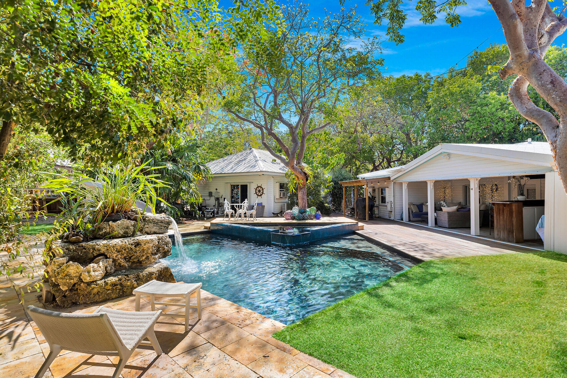 145 Plantation Boulevard