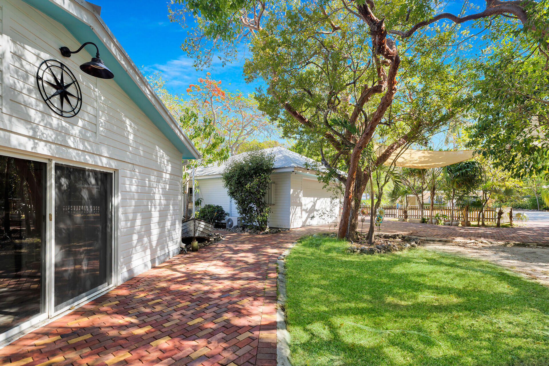 145 Plantation Boulevard