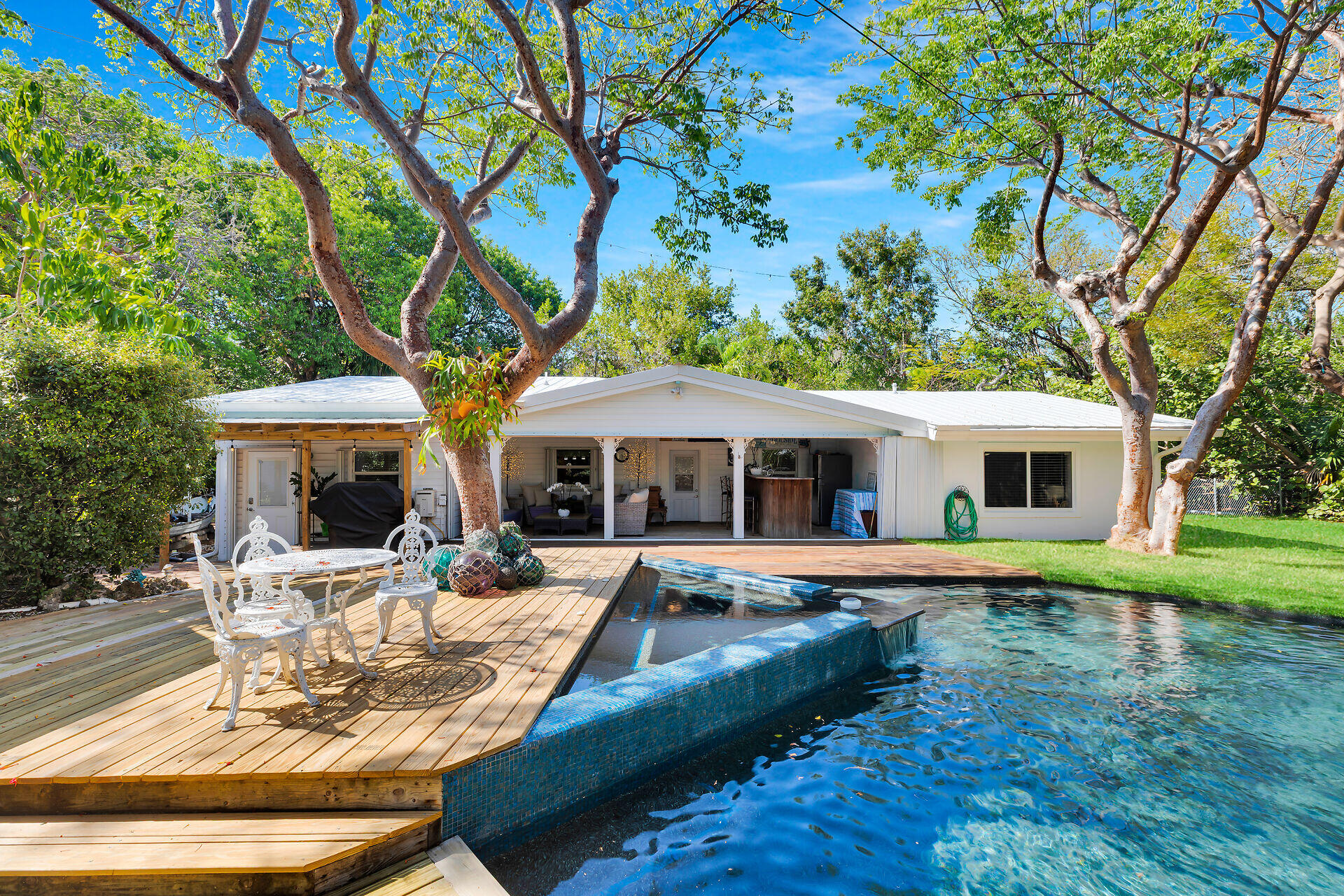 145 Plantation Boulevard