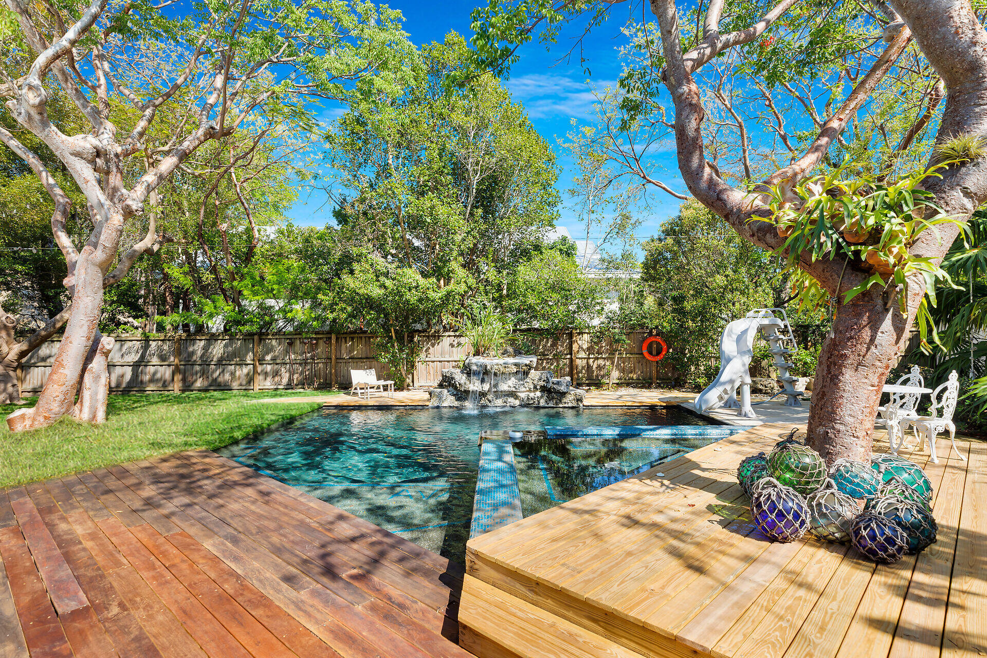 145 Plantation Boulevard