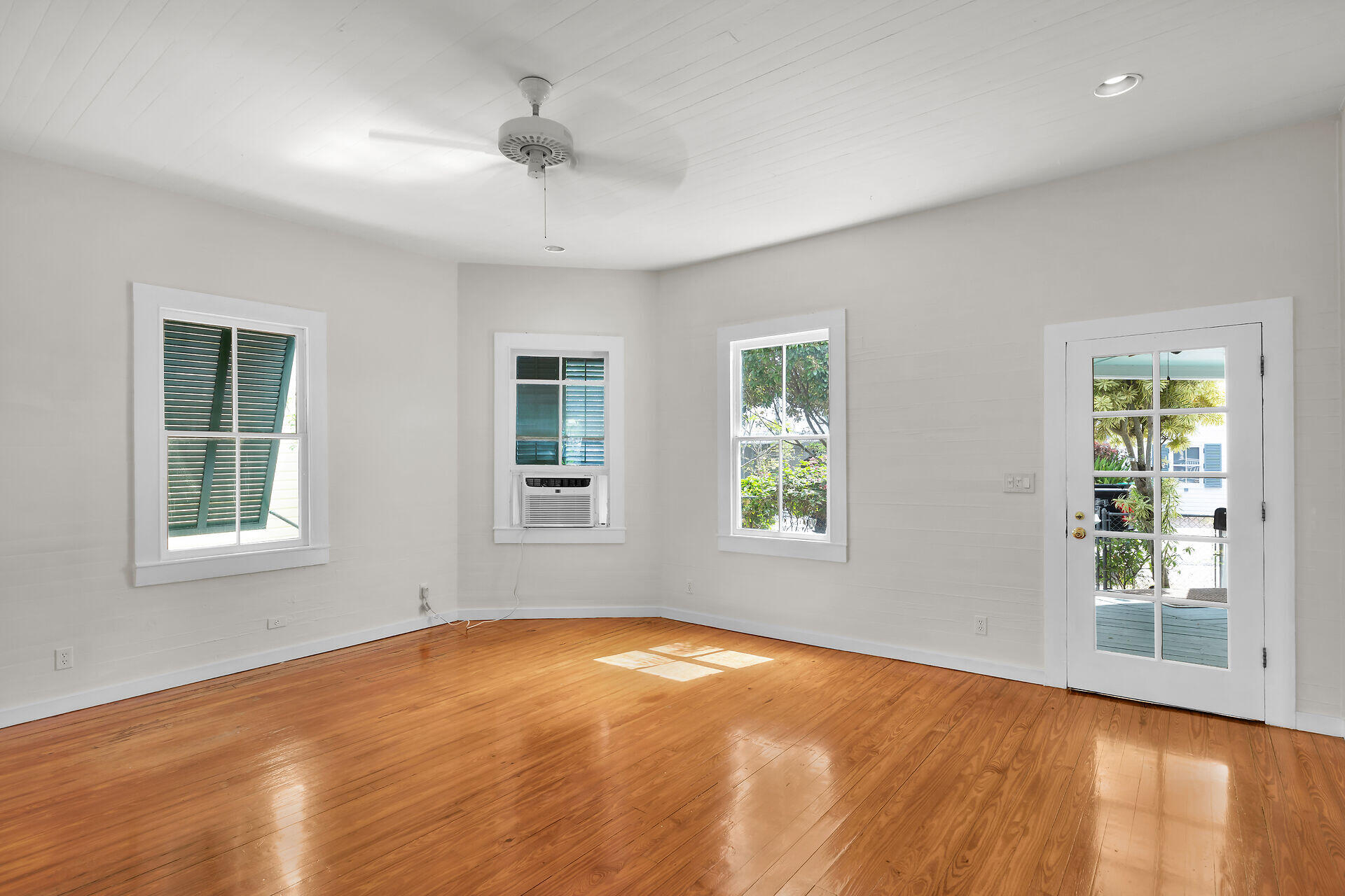 708 William Street