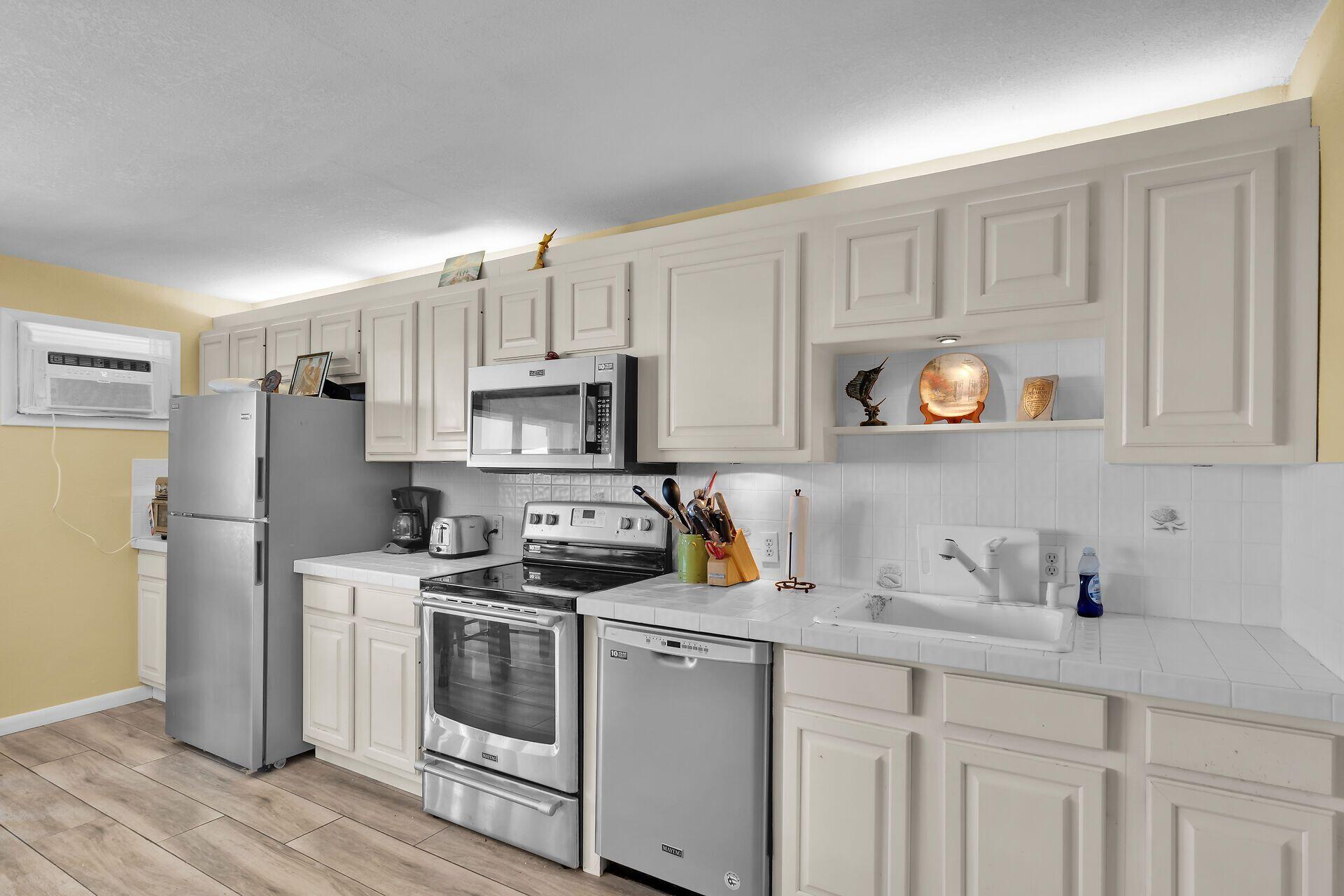 119 Cortez Drive Unit: 8G
