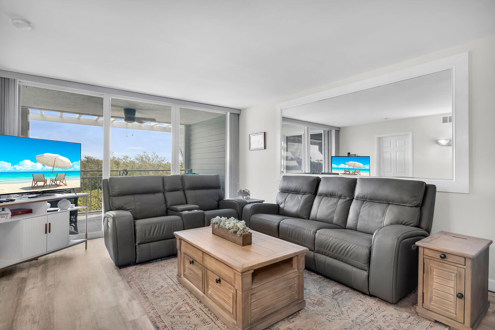1901 S Roosevelt Boulevard Unit: 104N