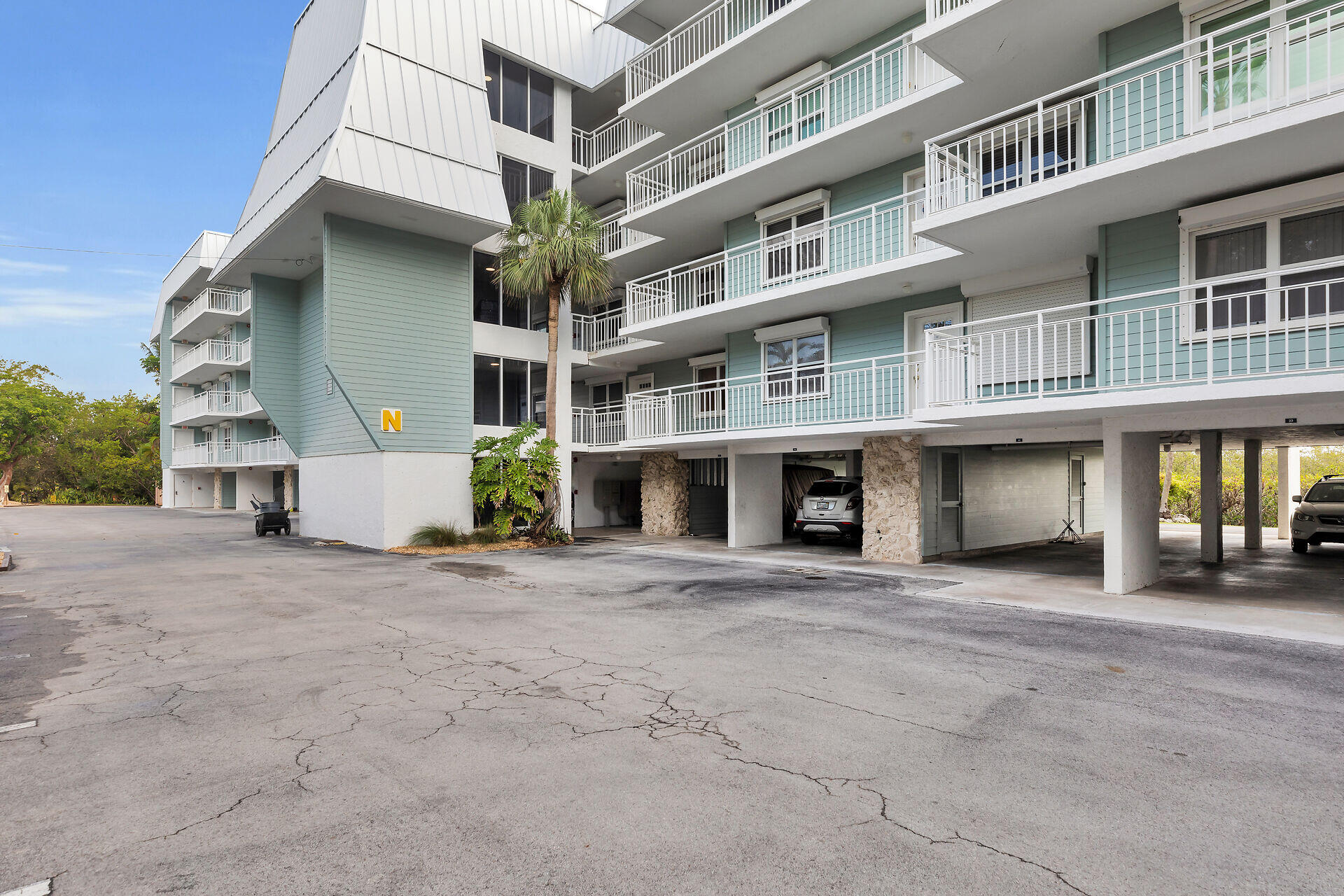 1901 S Roosevelt Boulevard Unit: 104N