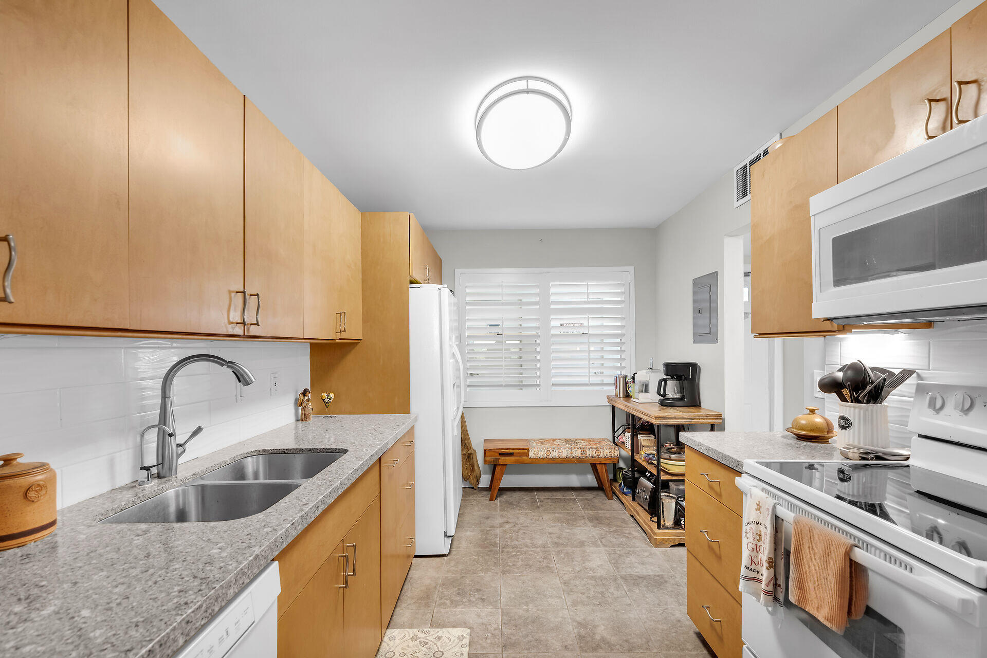 1901 S Roosevelt Boulevard Unit: 104N