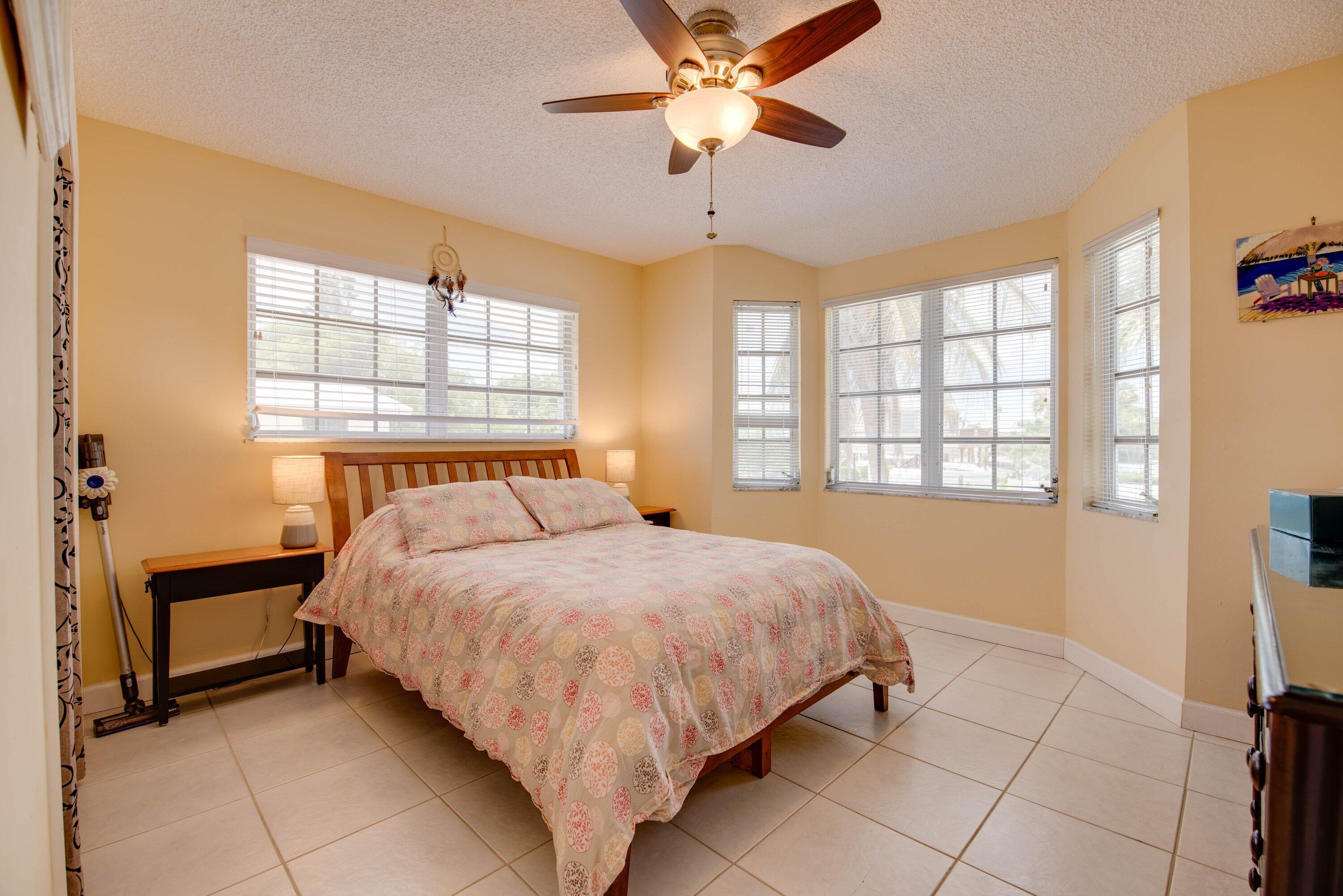 306 N Anglers Drive Unit: B
