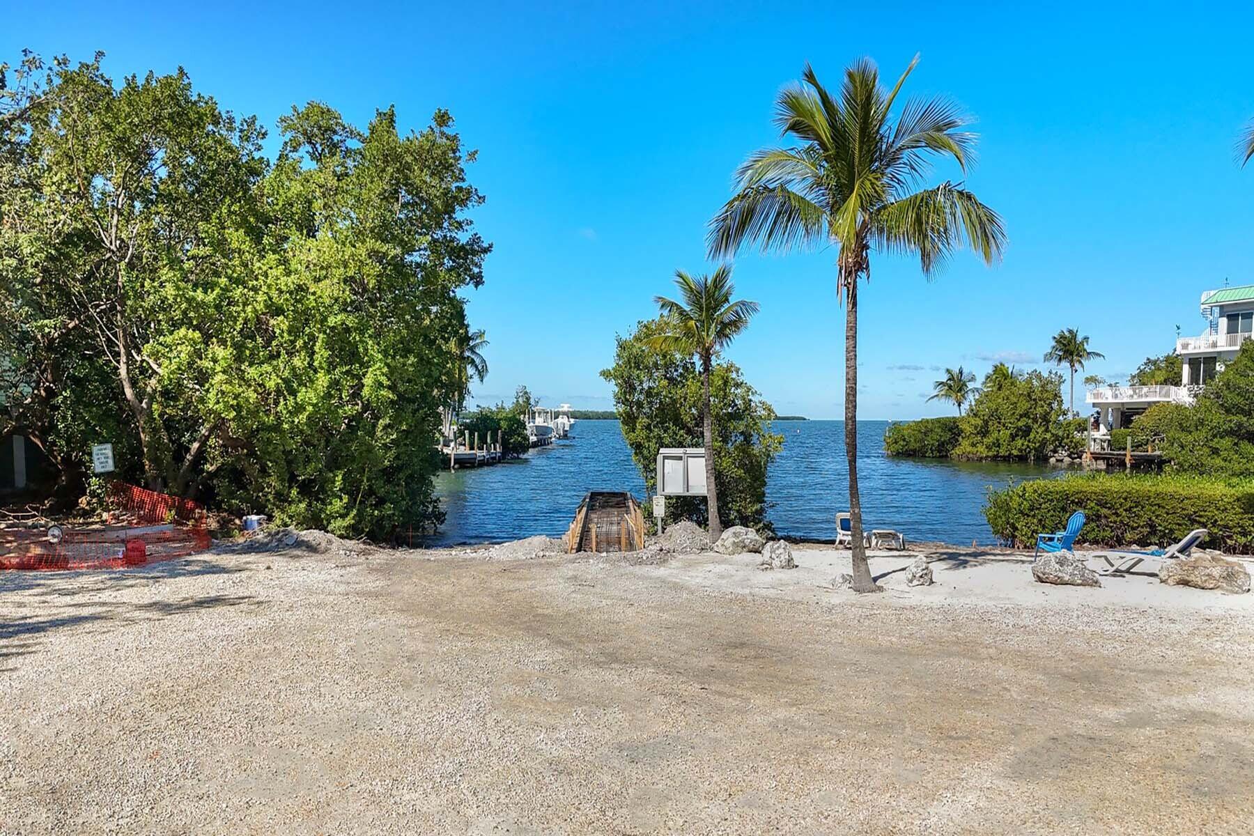 240 S Coconut Palm Boulevard