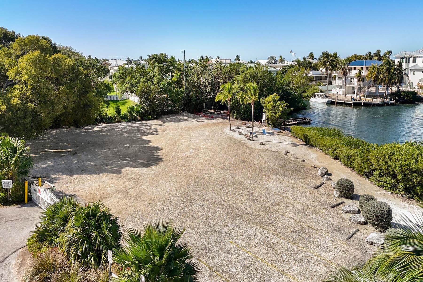 240 S Coconut Palm Boulevard