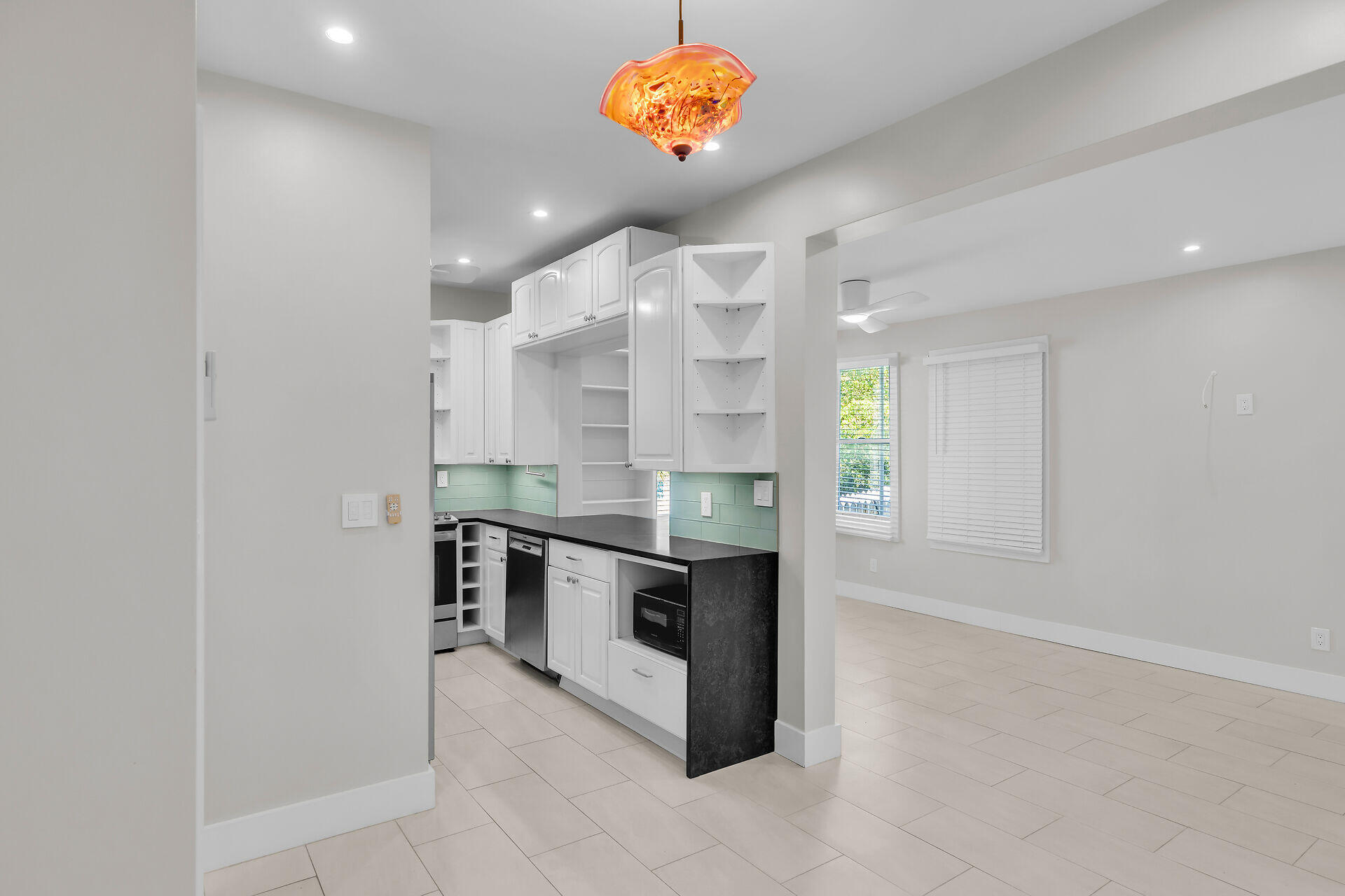 1209 Truman Avenue Unit: 2