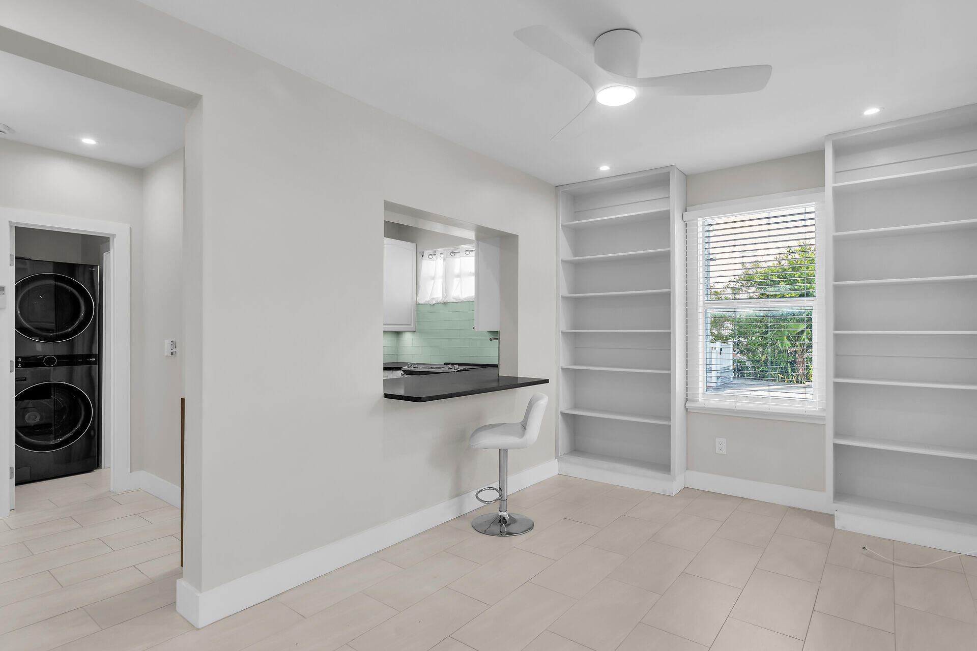 1209 Truman Avenue Unit: 2