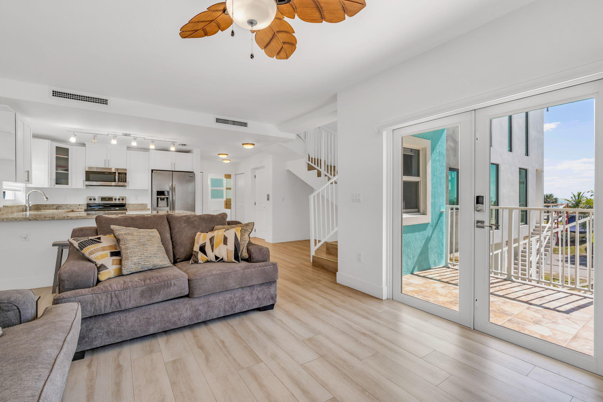 94825 Overseas Highway Unit: 175