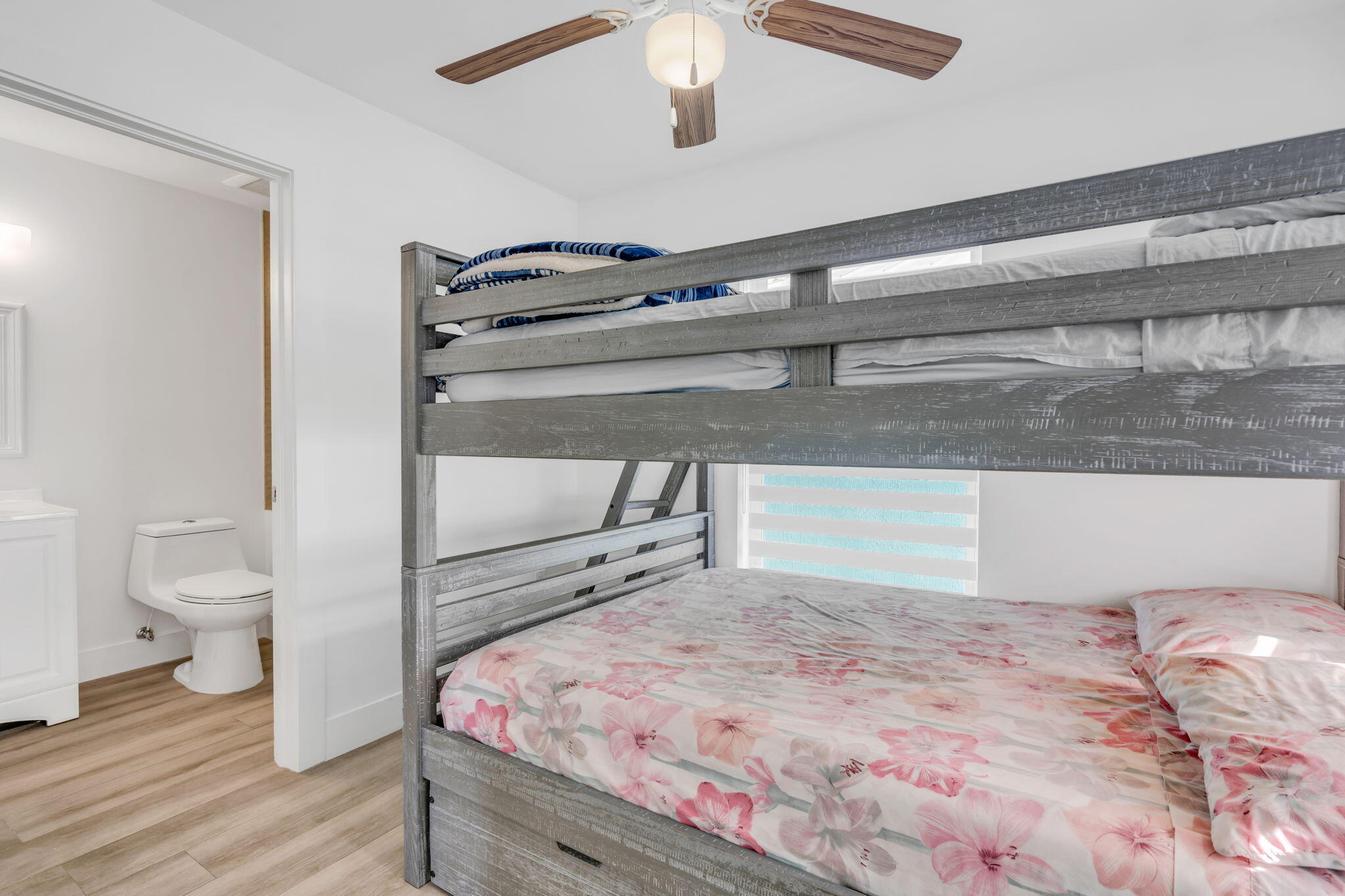 94825 Overseas Highway Unit: 175