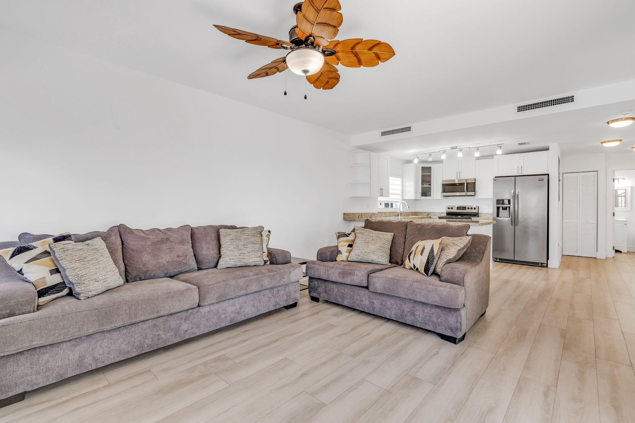 94825 Overseas Highway Unit: 175