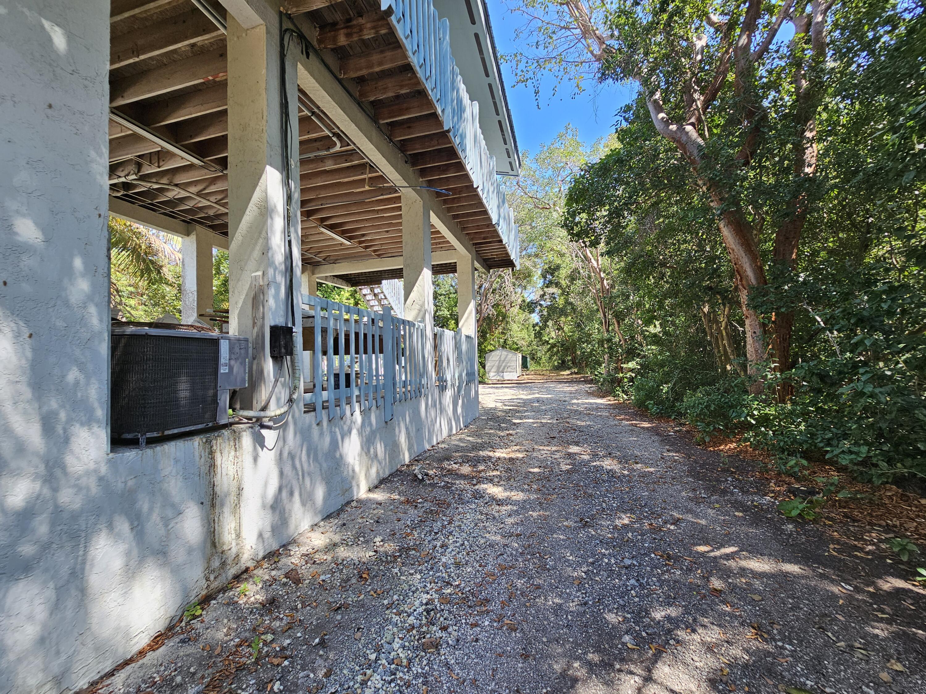 100693 Overseas Highway