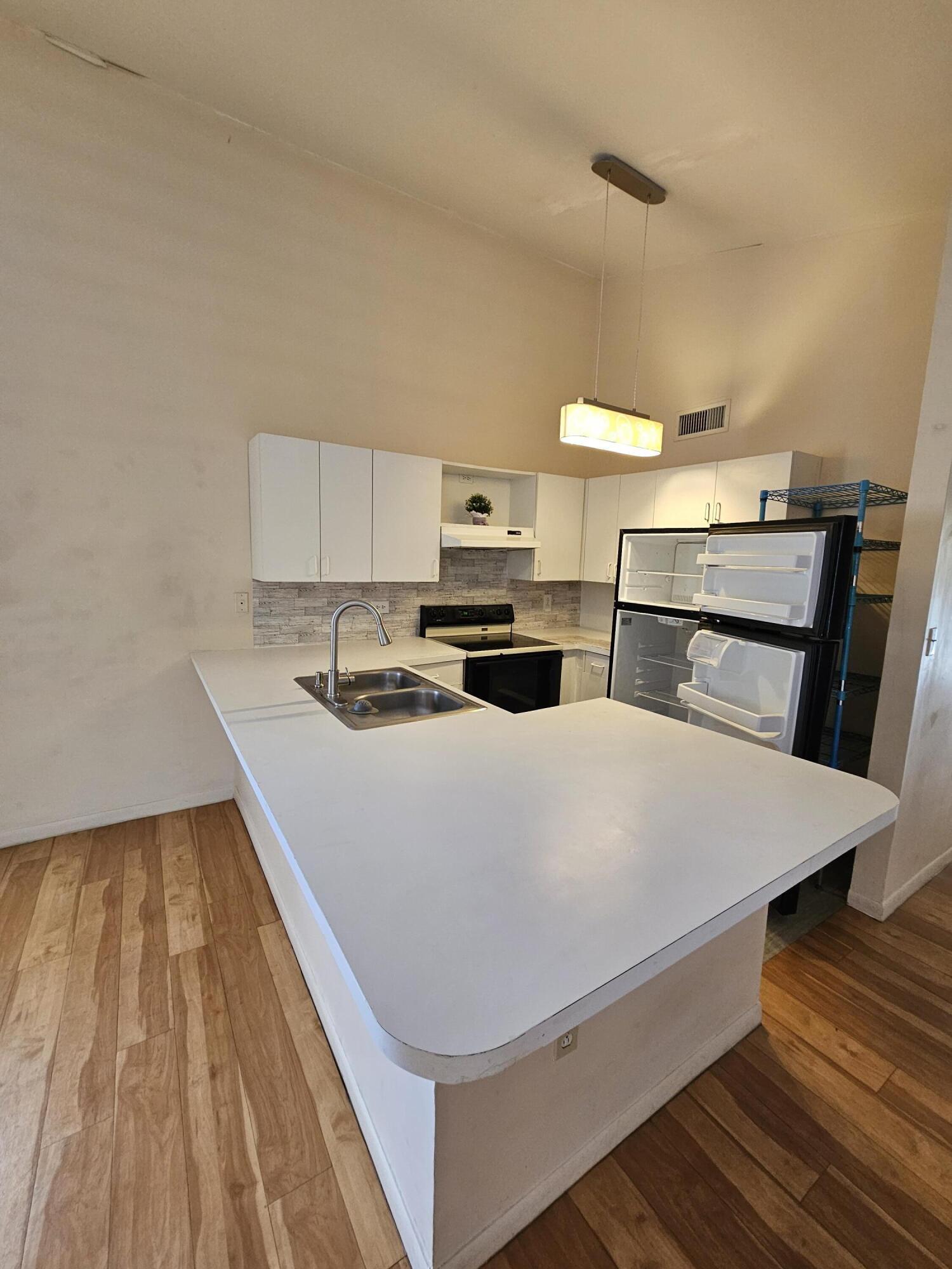 100693 Overseas Highway