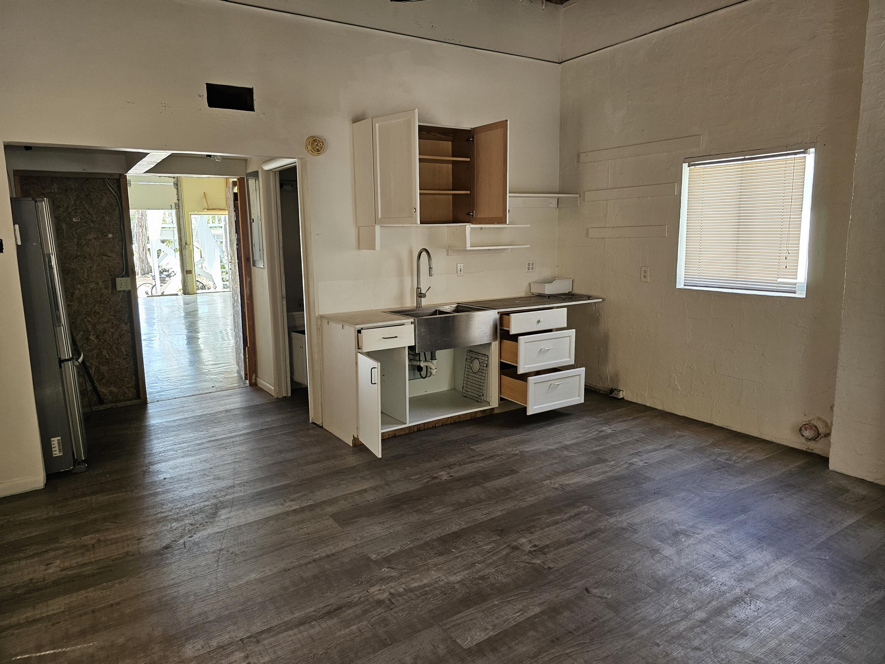 100693 Overseas Highway