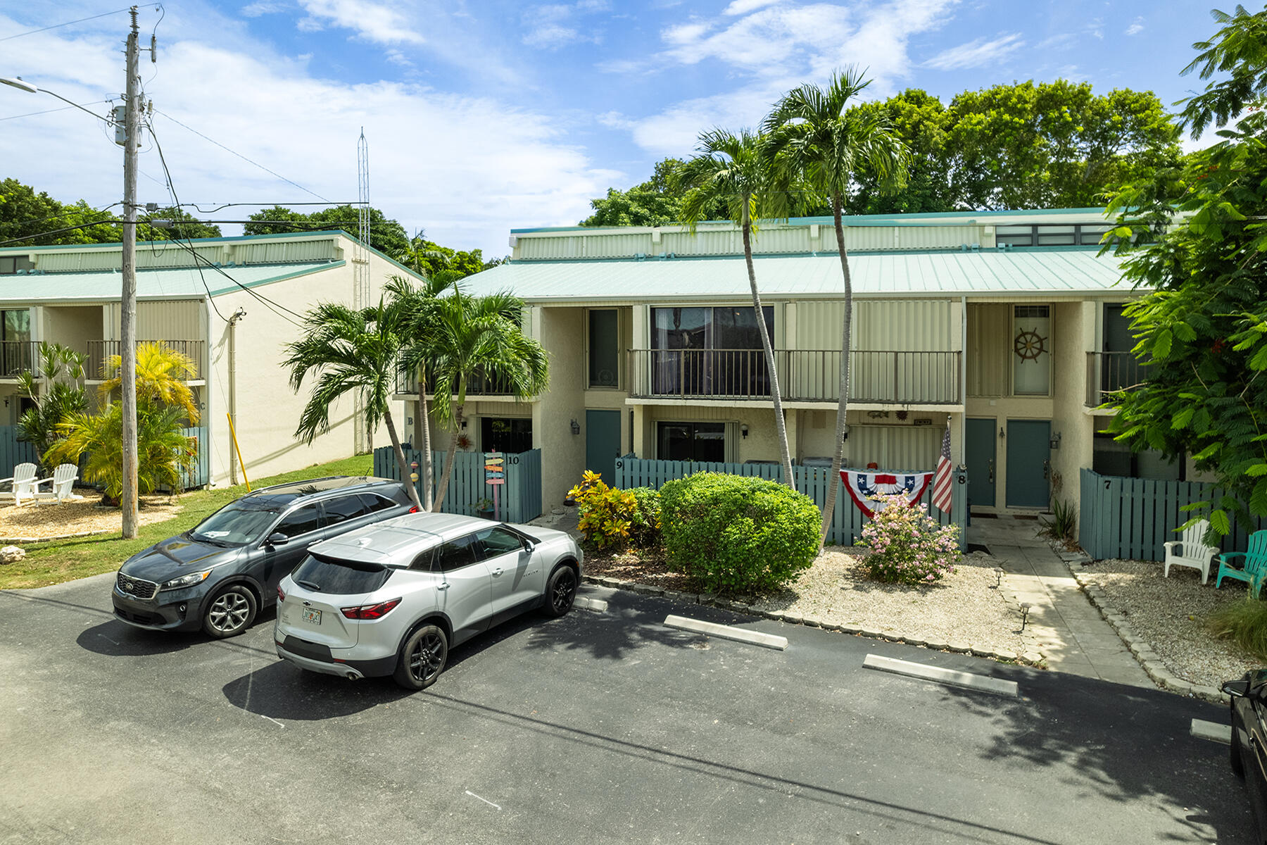 87200 Overseas Highway Unit: B9