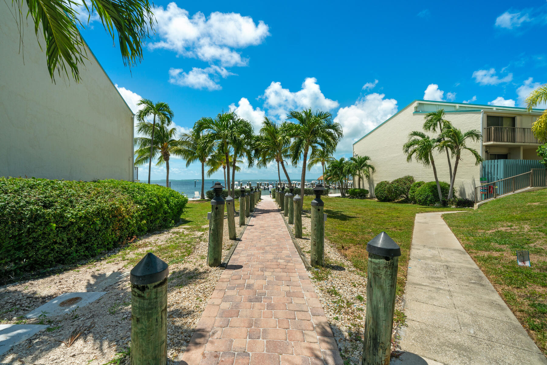 87200 Overseas Highway Unit: B9