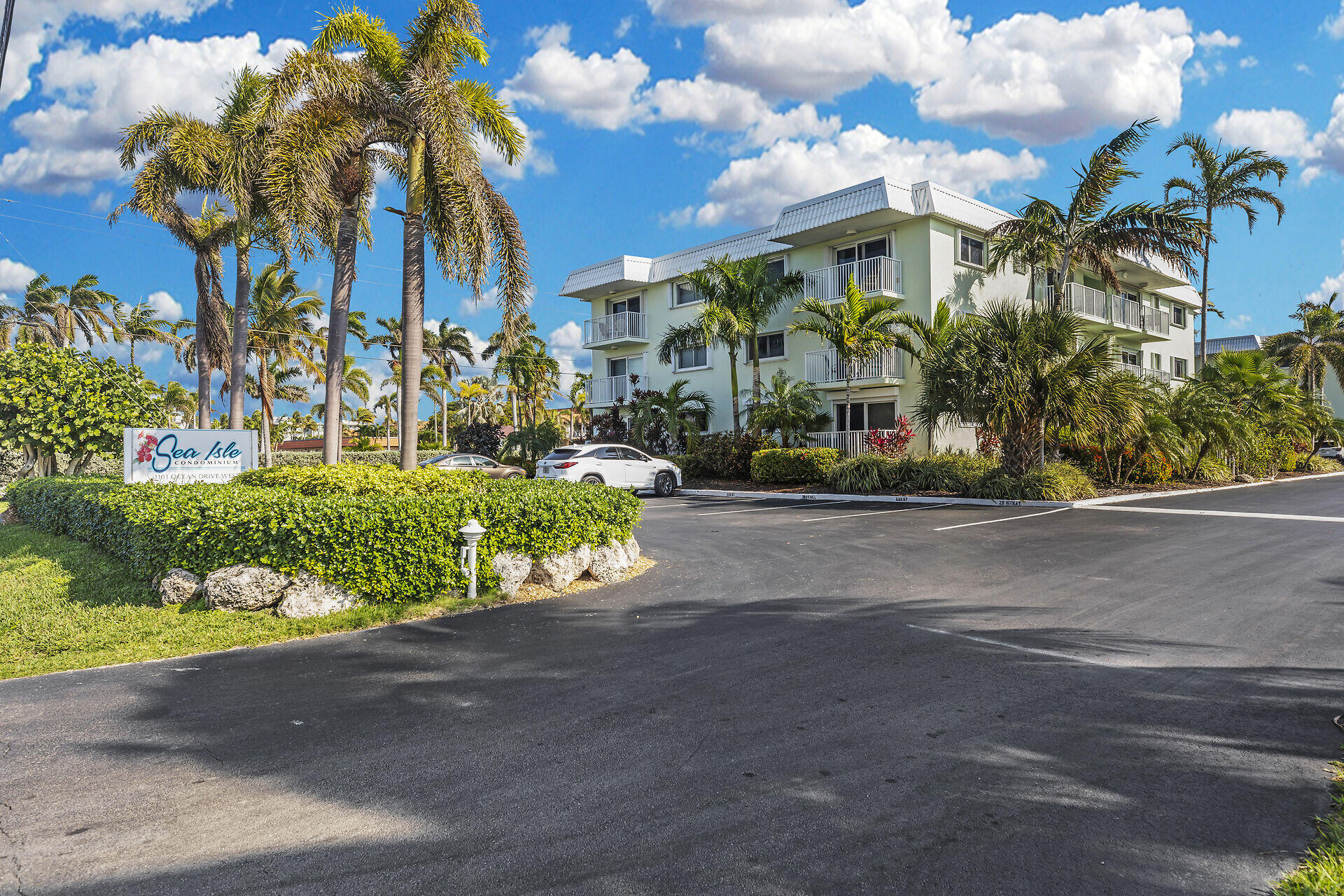 1101 W Ocean Drive Unit: 1