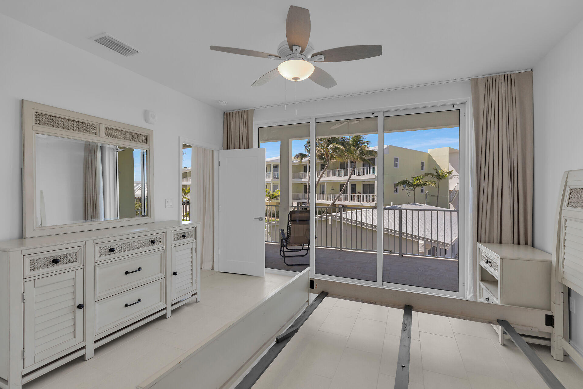 501 E Ocean Drive Unit: 17