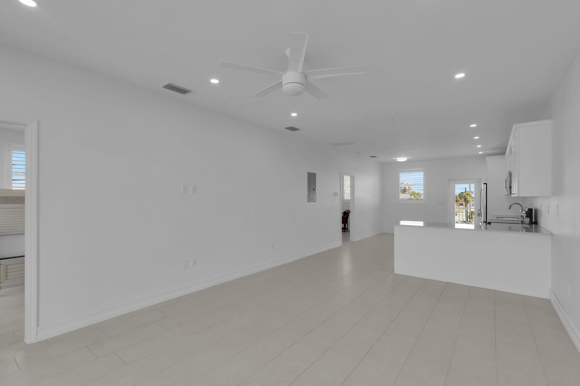 501 E Ocean Drive Unit: 17