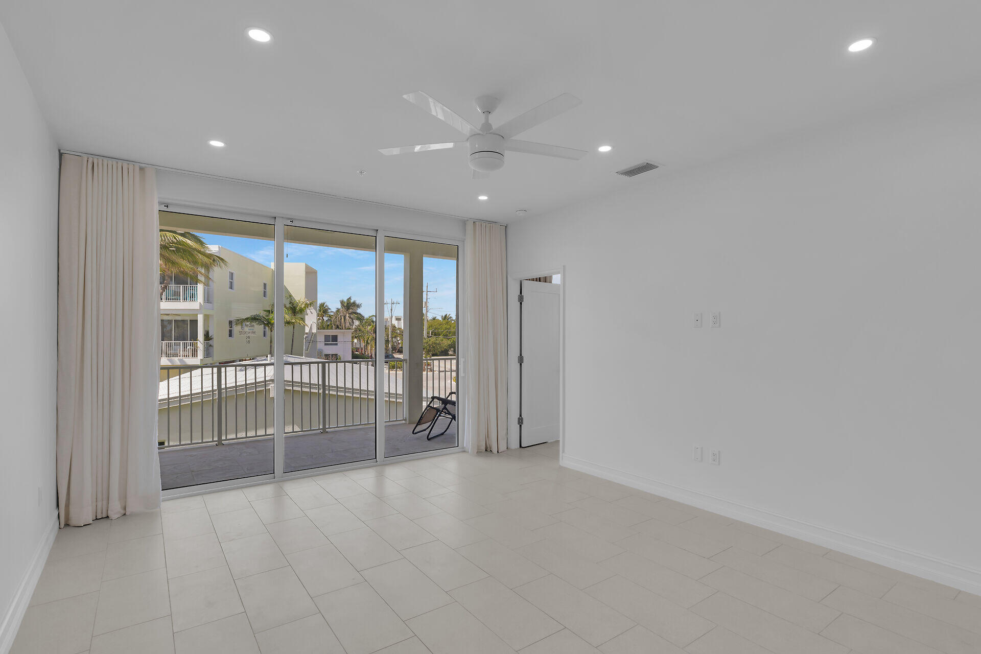 501 E Ocean Drive Unit: 17
