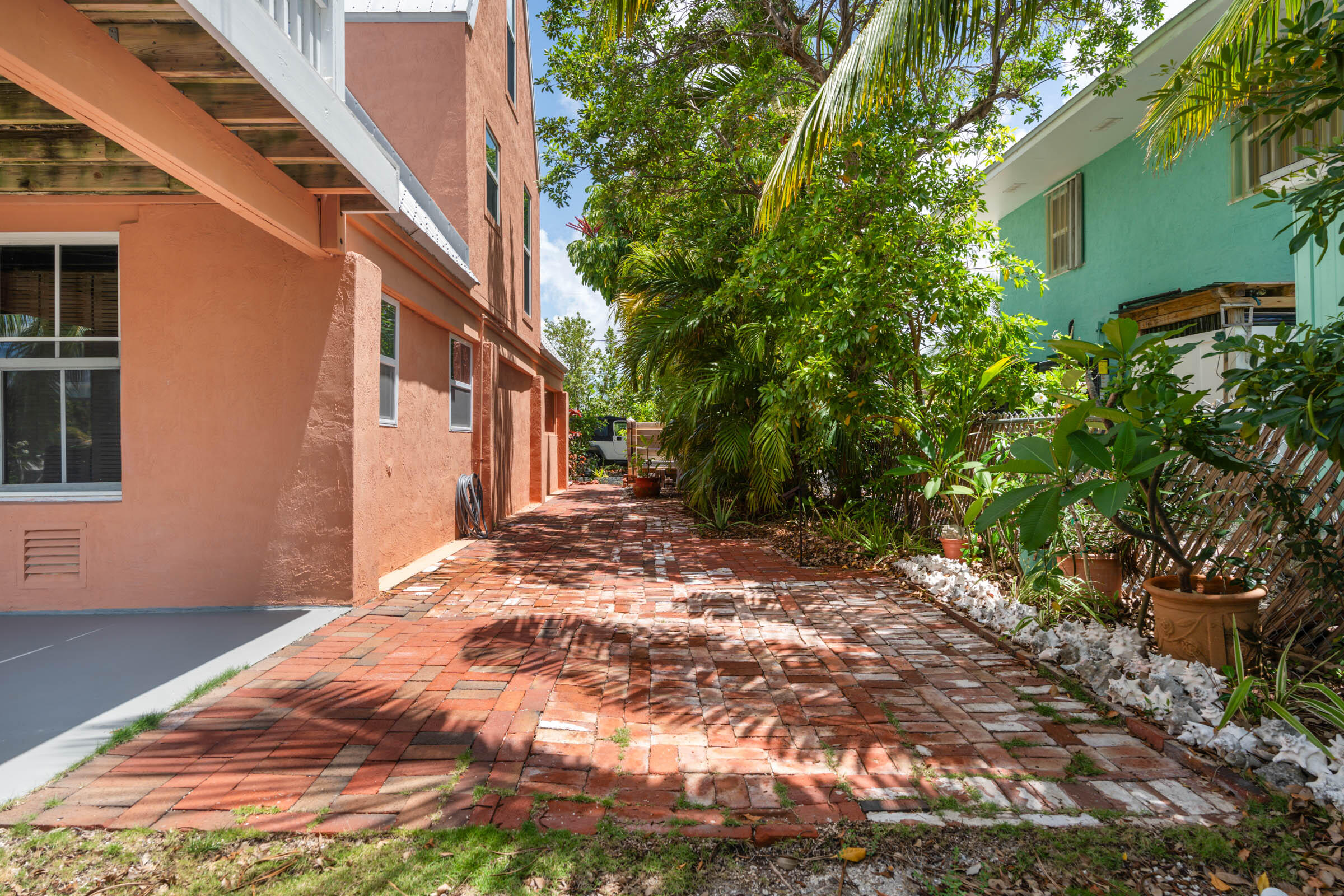 22852 John Silver Lane