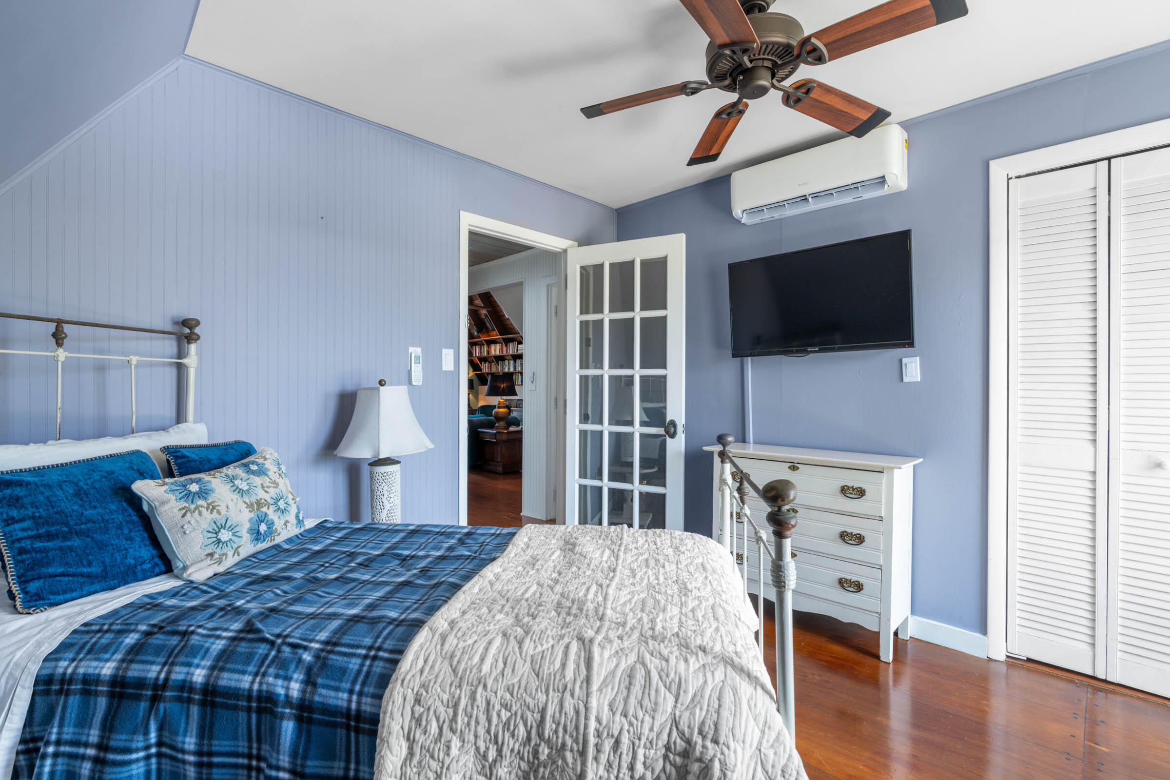 22852 John Silver Lane