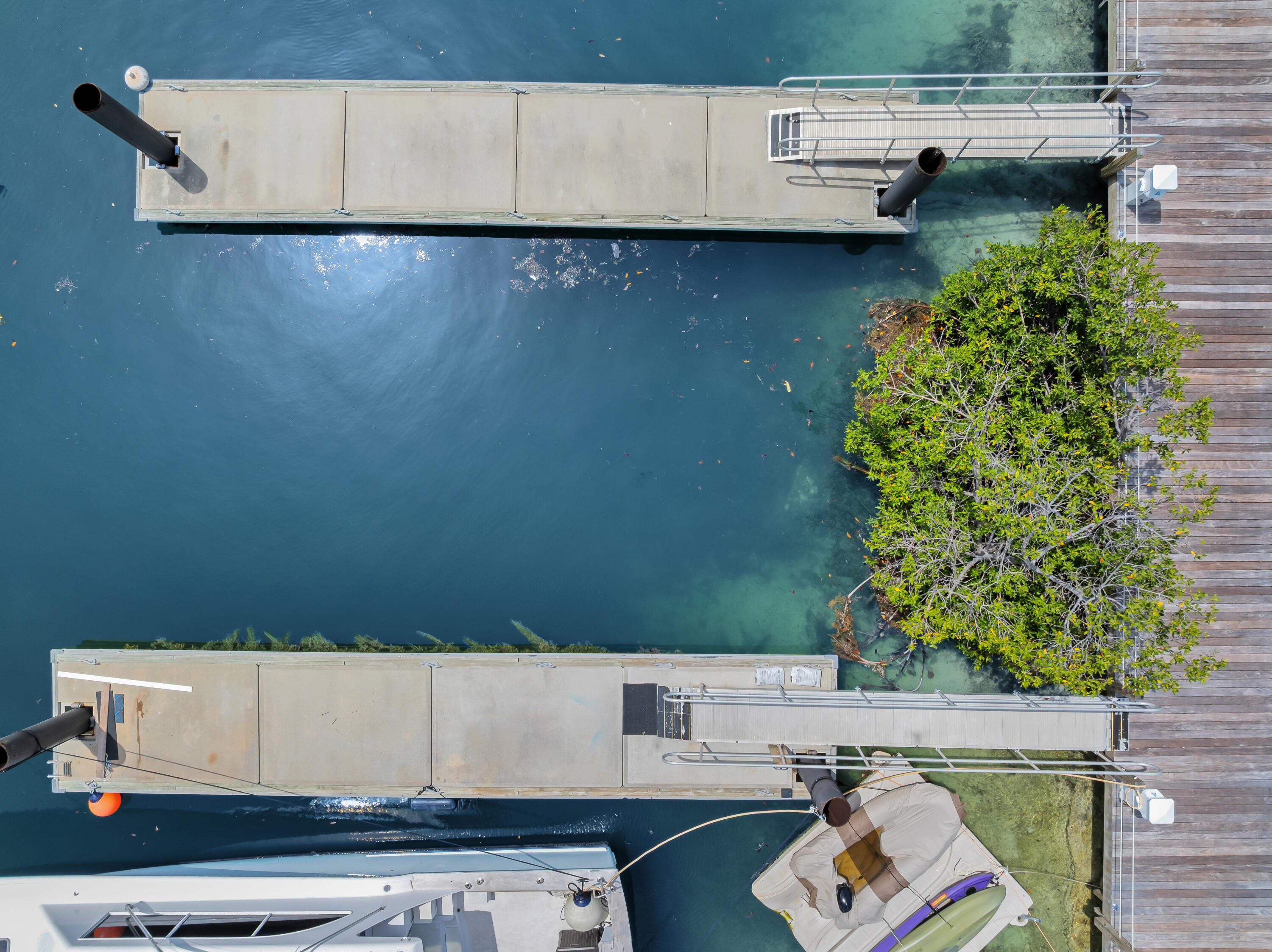 6000 Peninsular Avenue Unit: LU28