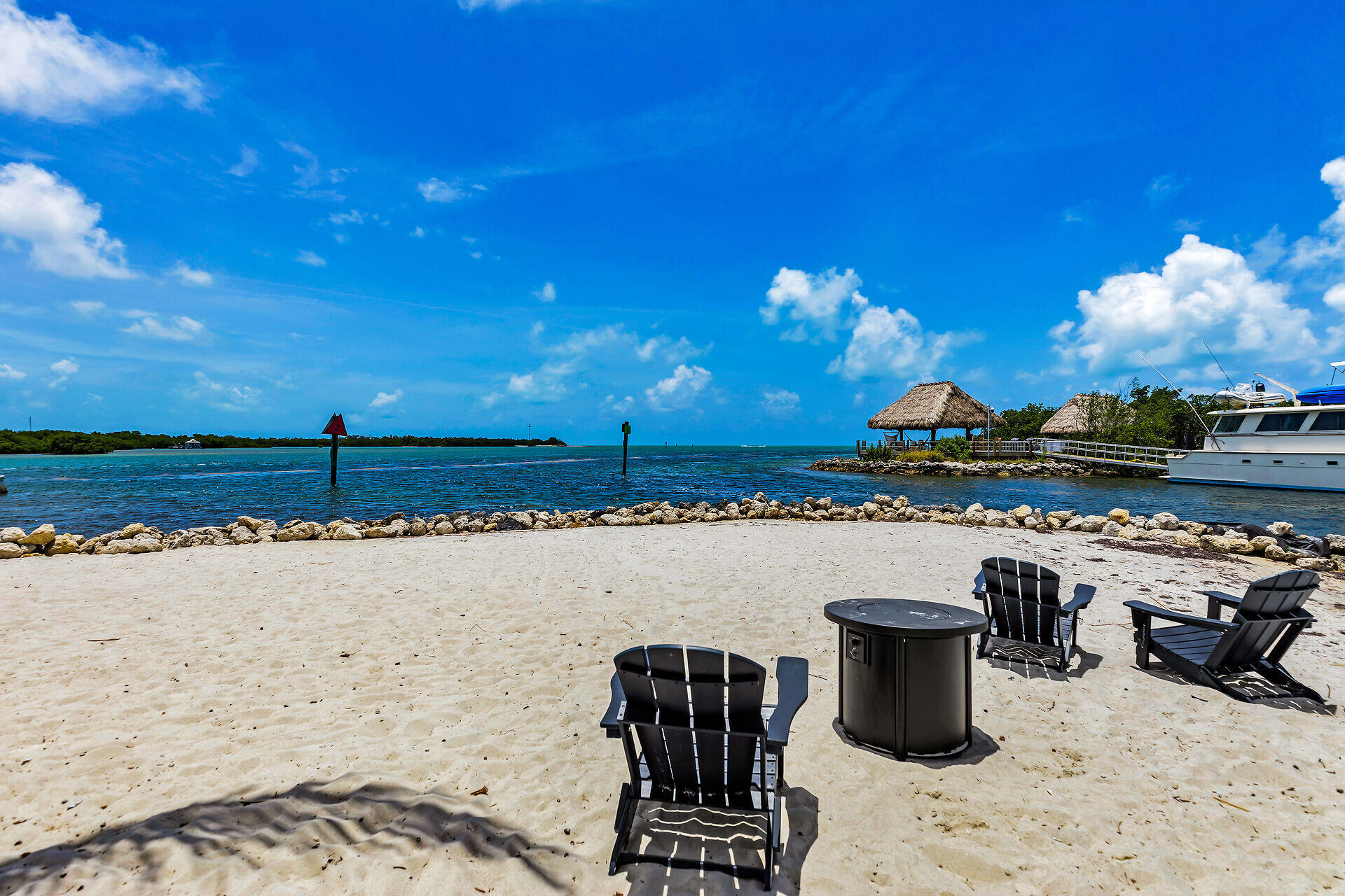 6000 Peninsular Avenue Unit: LU28